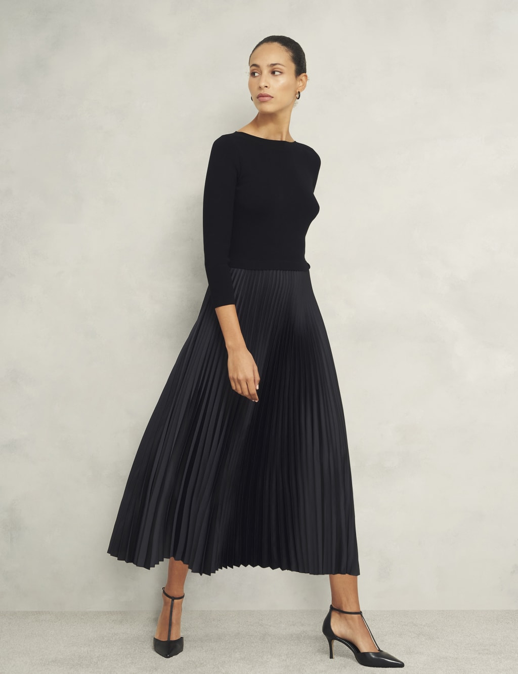 Knitted Pleated Midi Dress 7 of 8