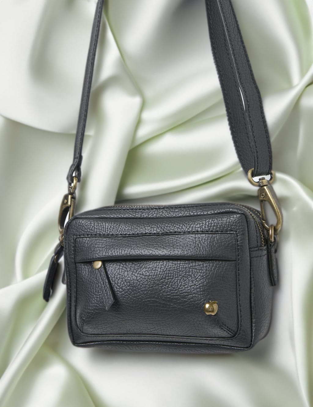 Braeburn Crossbody Bag FatFace M S
