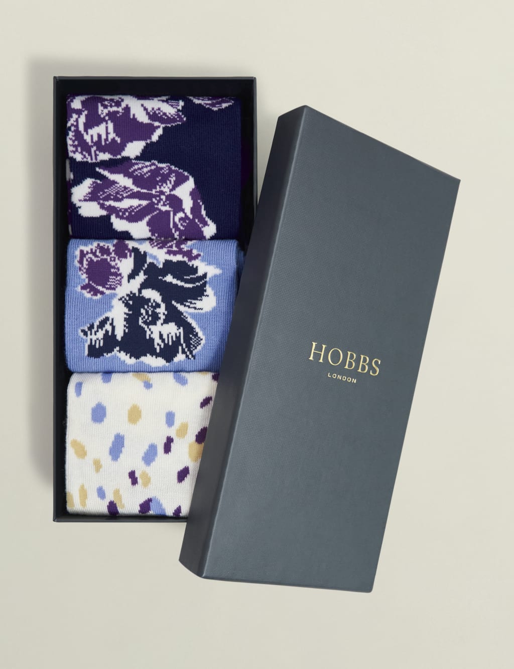 3pk Cotton Rich Floral Ankle High Socks 2 of 3