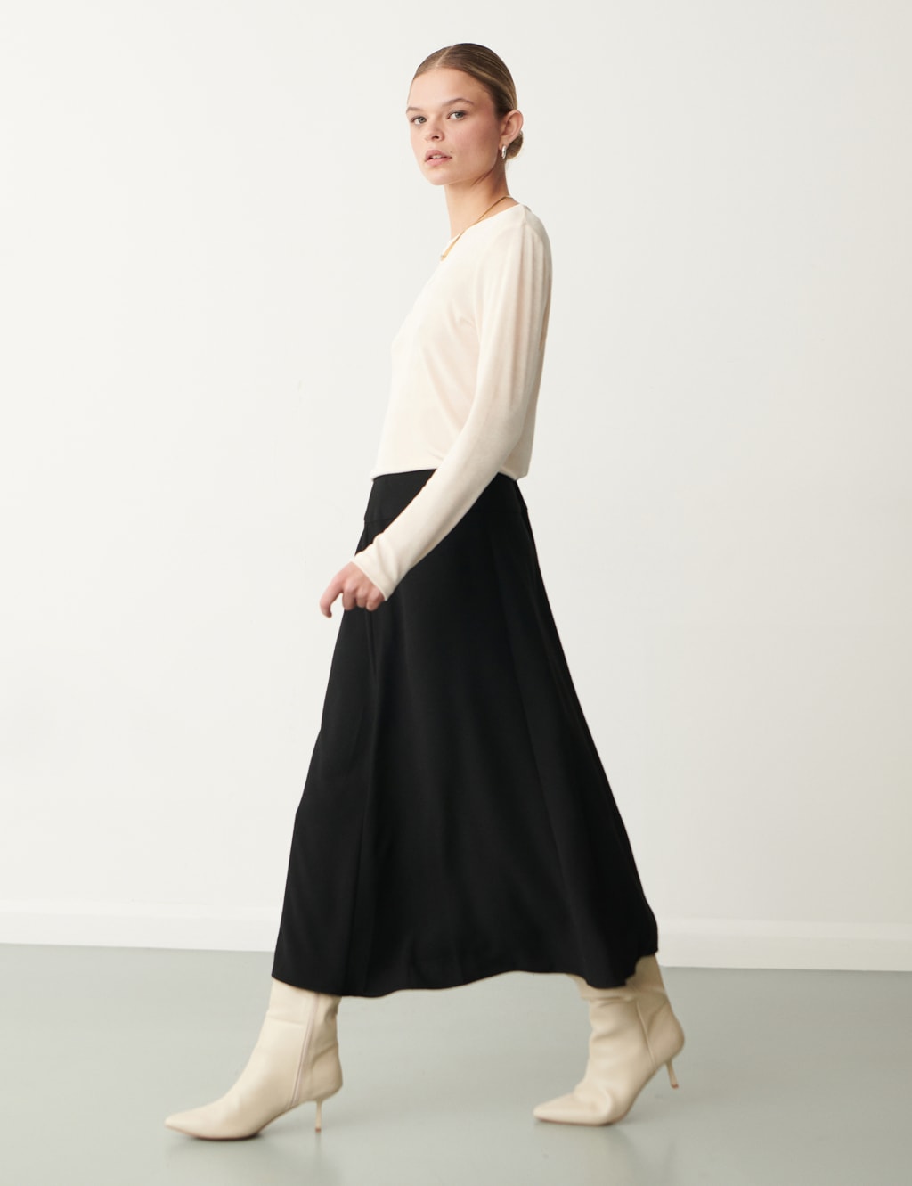 Black crepe a line skirt cheap