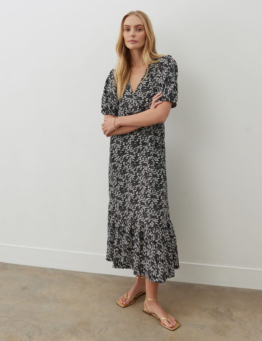 Floral V Neck Puff Sleeve Midi Tiered Dress