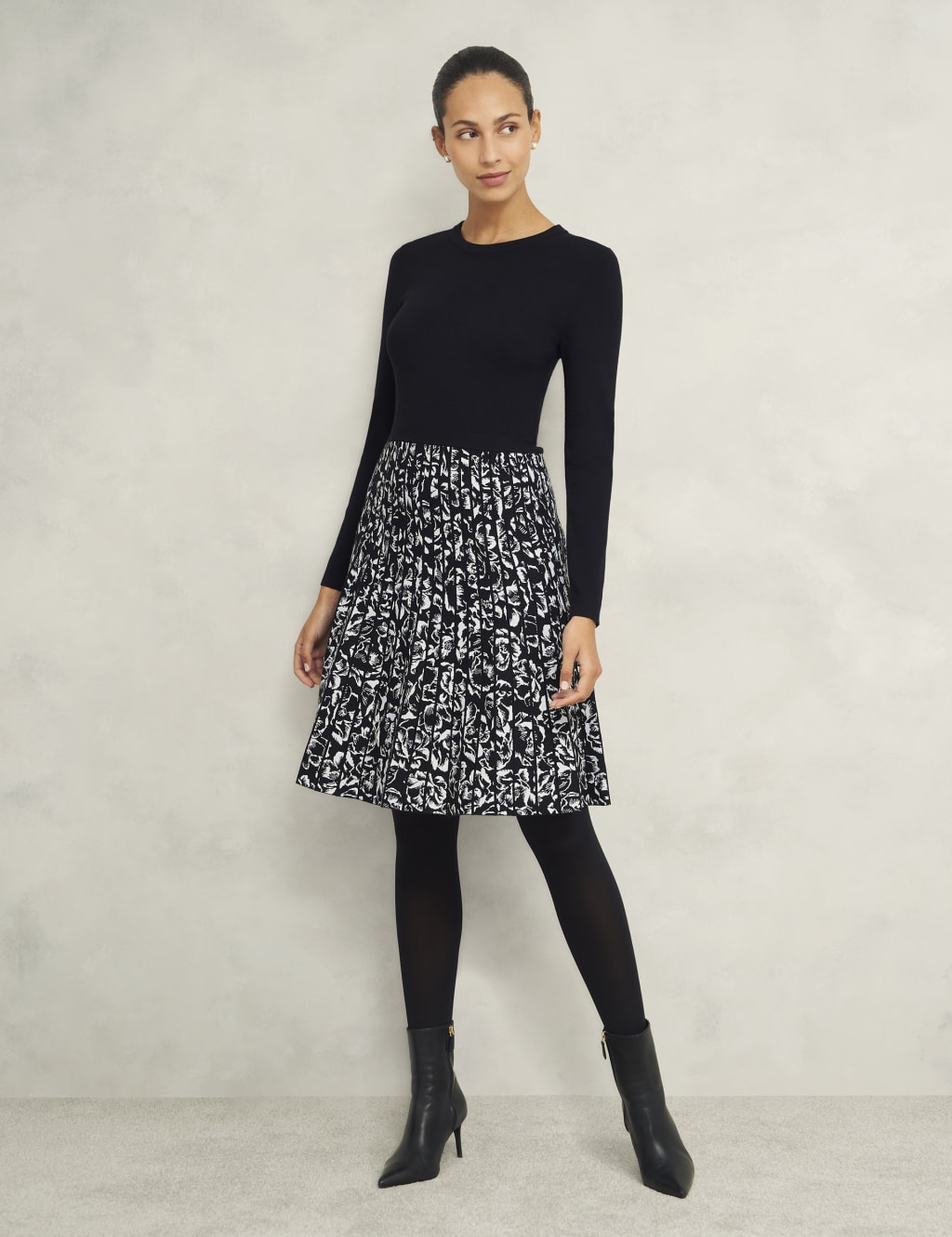 Floral Knee Length Jumper Dress 7 of 8