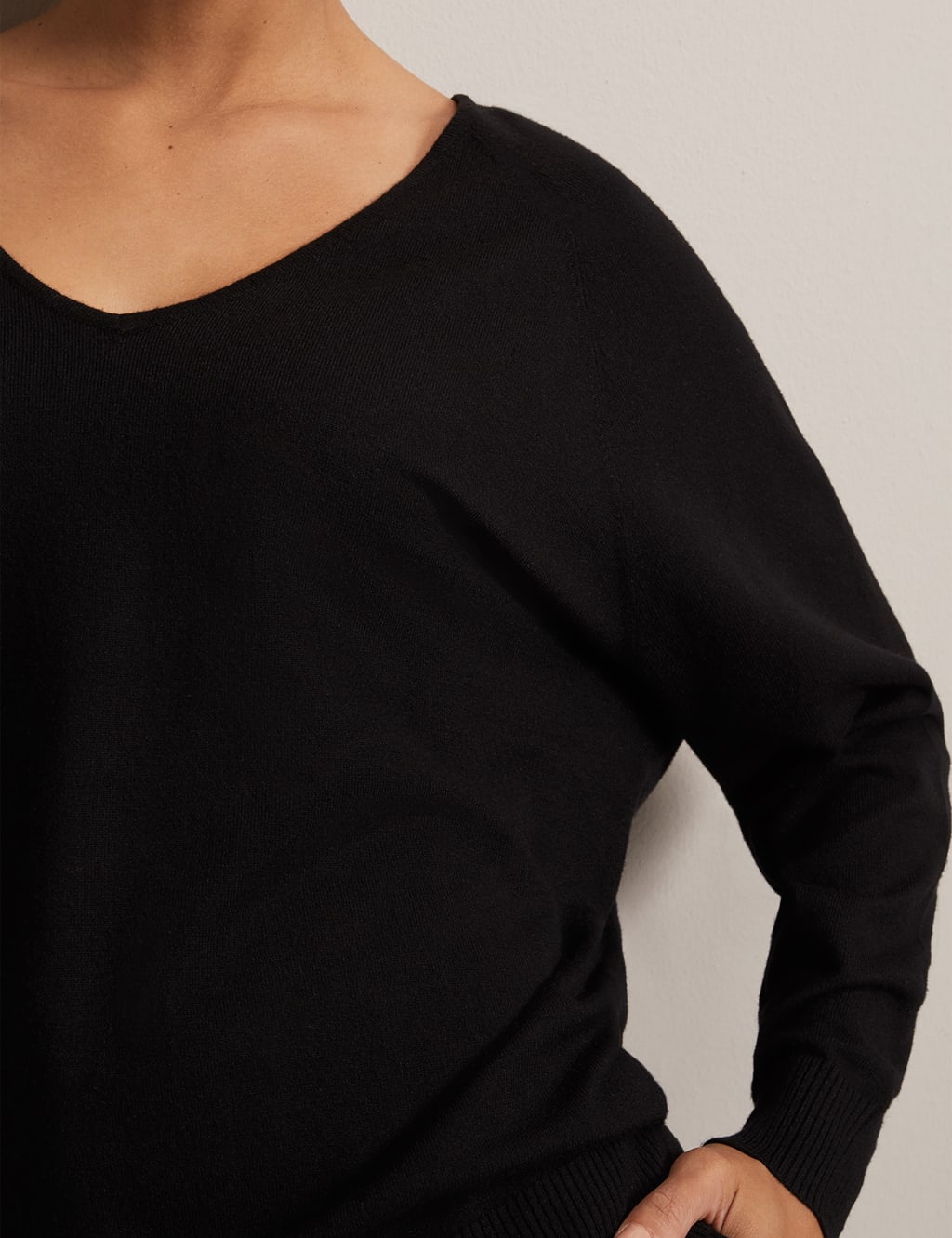 V-Neck Relaxed Jumper 6 of 6