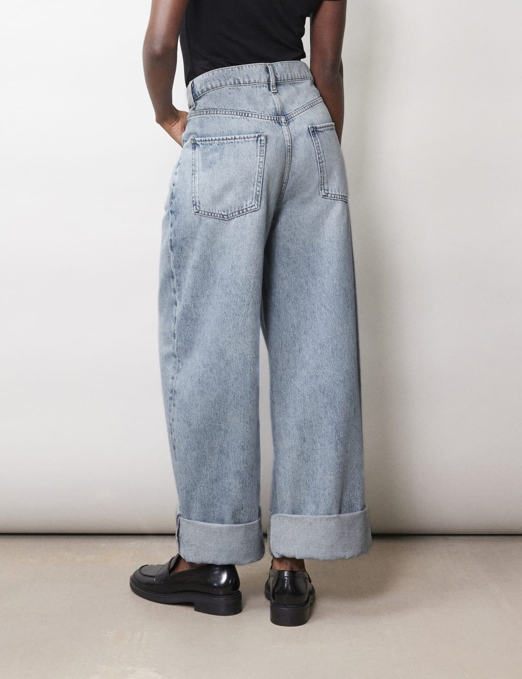 Mid Rise Wide Leg Turn Up Jeans 4 of 5