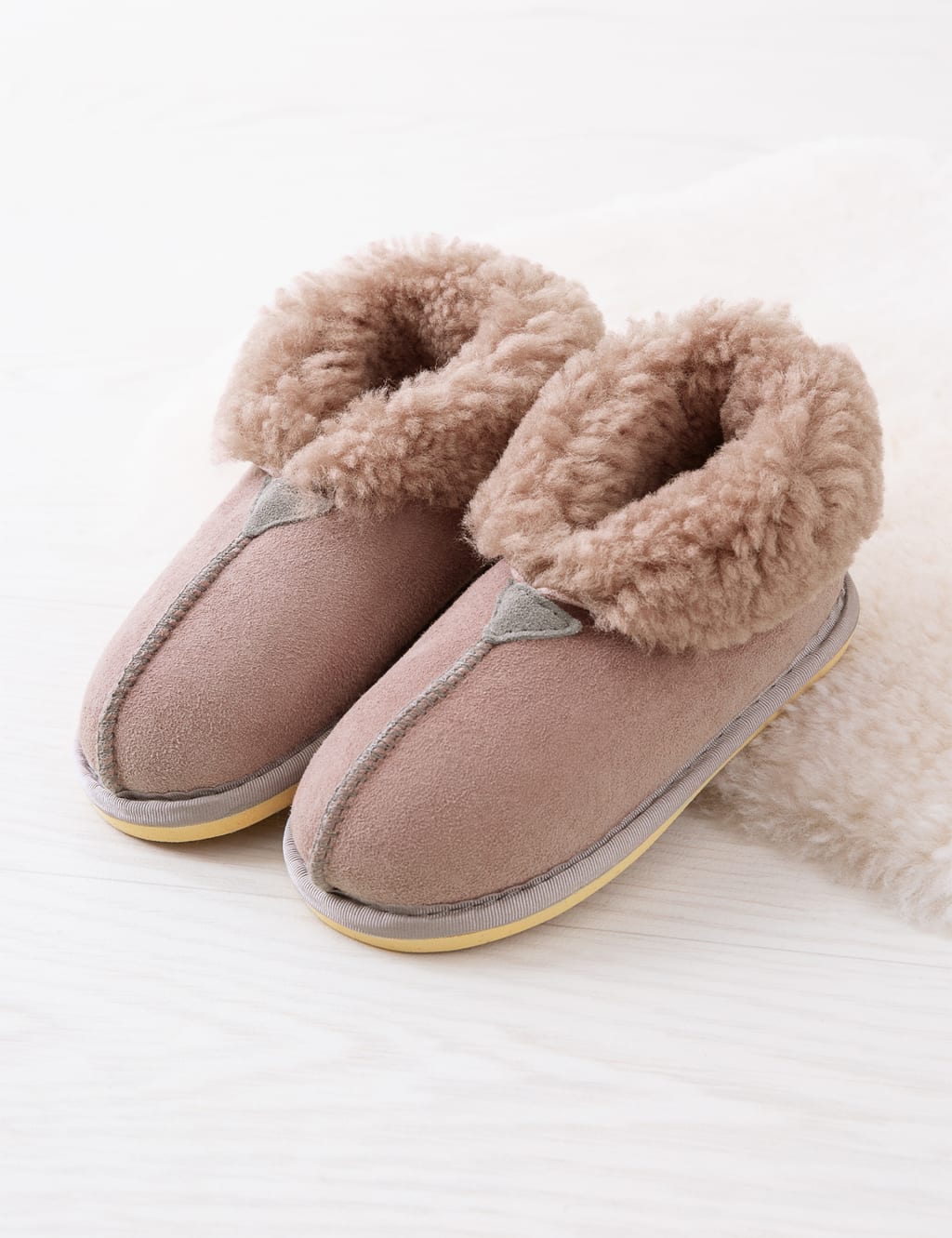 Kids Sheepskin Slipper Boots Celtic Co. M S
