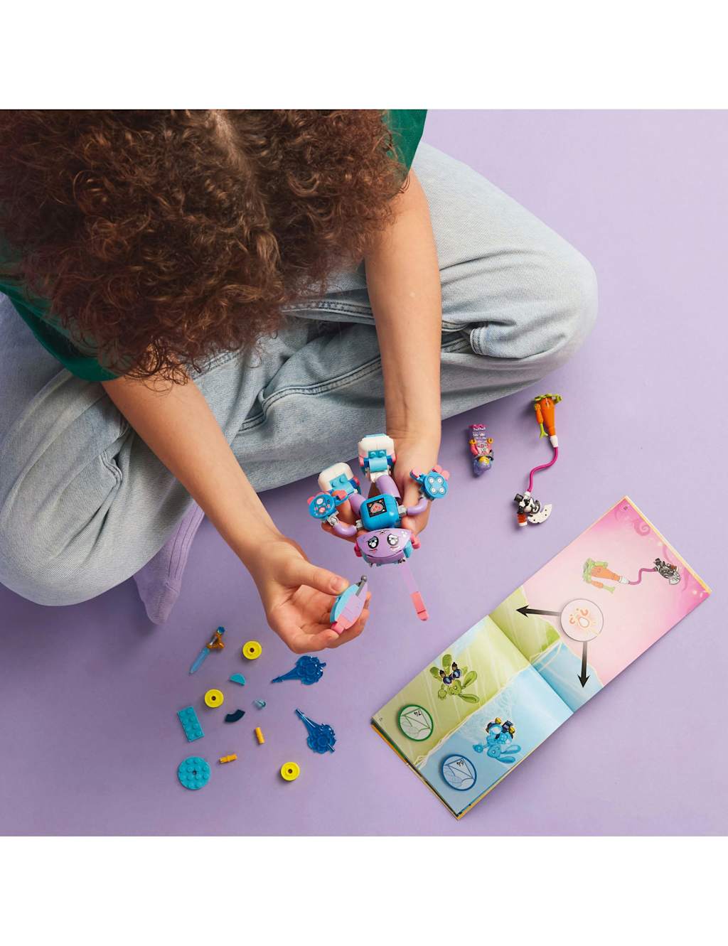 LEGO® DREAMZzz 2in1 Izzie and Bunchurro the Gaming Bunny  71490 (7+ Yrs) 2 of 6