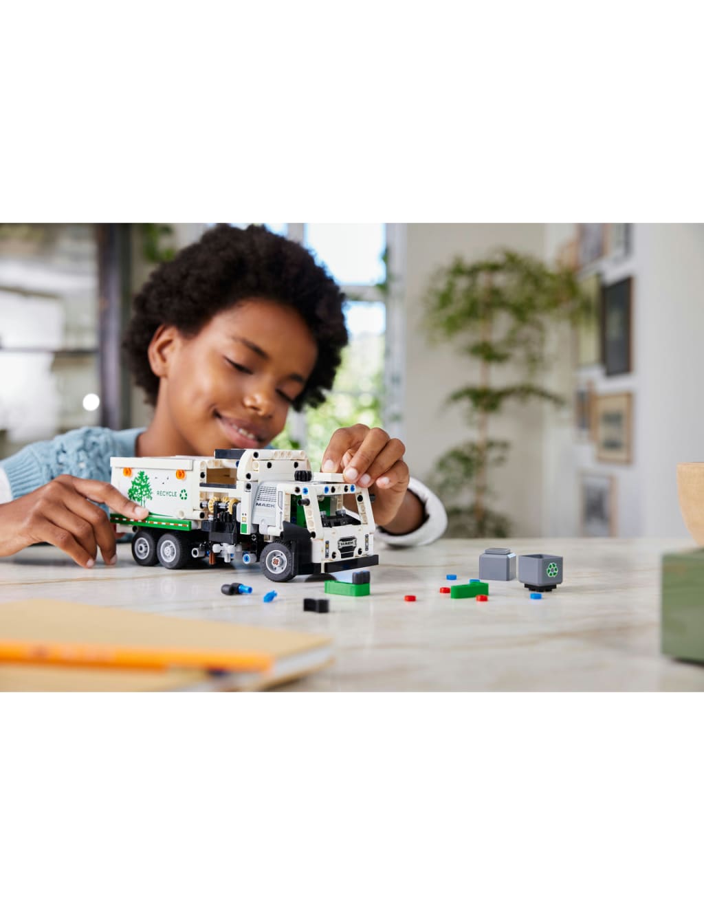 LEGO® Technic Mack® LR Electric Garbage Truck 42167 (8+ Yrs) 3 of 4