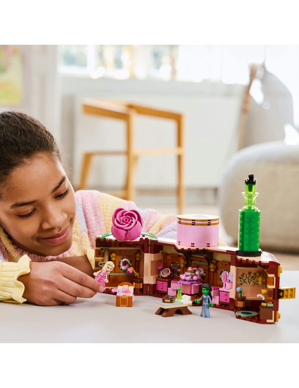 LEGO® Wicked Glinda & Elphaba’s Dormitory Collectible Toy Model (8+ Yrs) 4 of 4