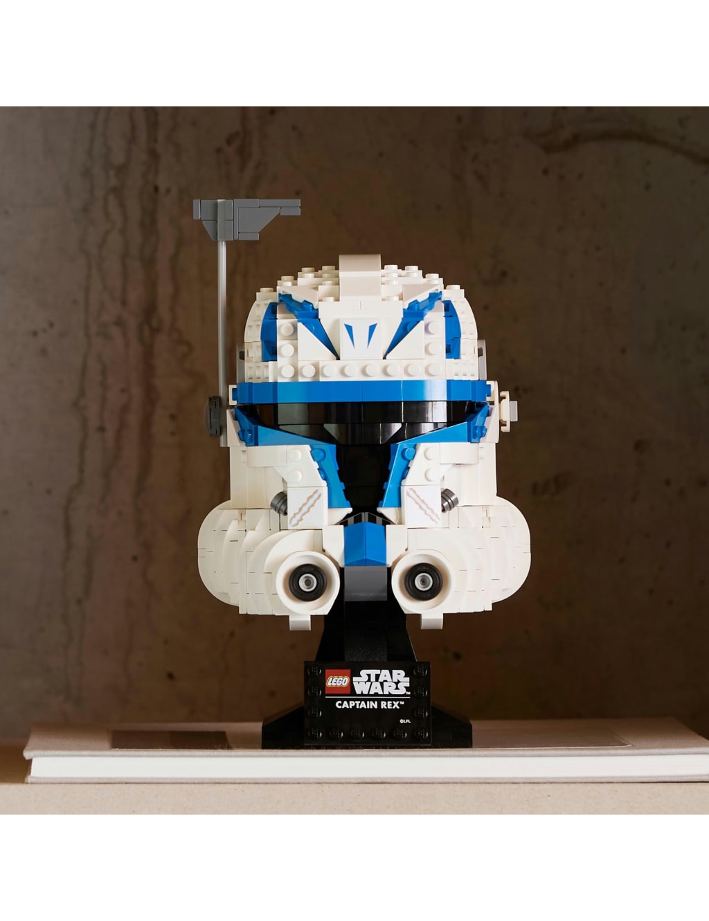 LEGO® Star Wars Captain Rex Helmet Set for Adults 75349 (18 Yrs) 4 of 6