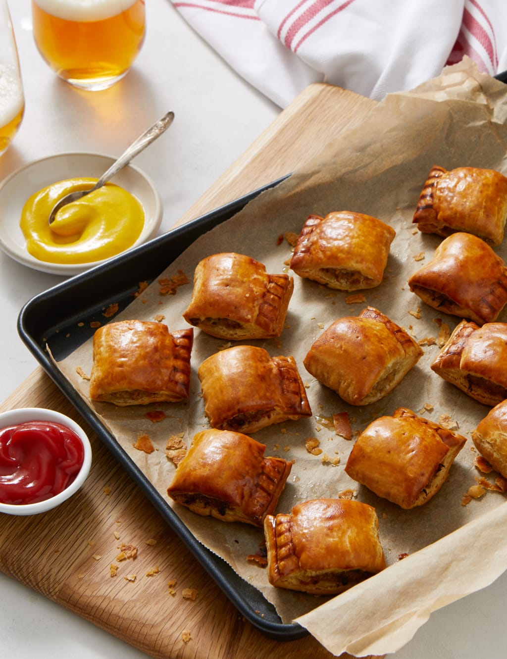 Davidstow Cheddar & Bacon Handcrafted Sausage Rolls (12 Pieces) - (Last Collection Date 30th September 2020) 1 of 3