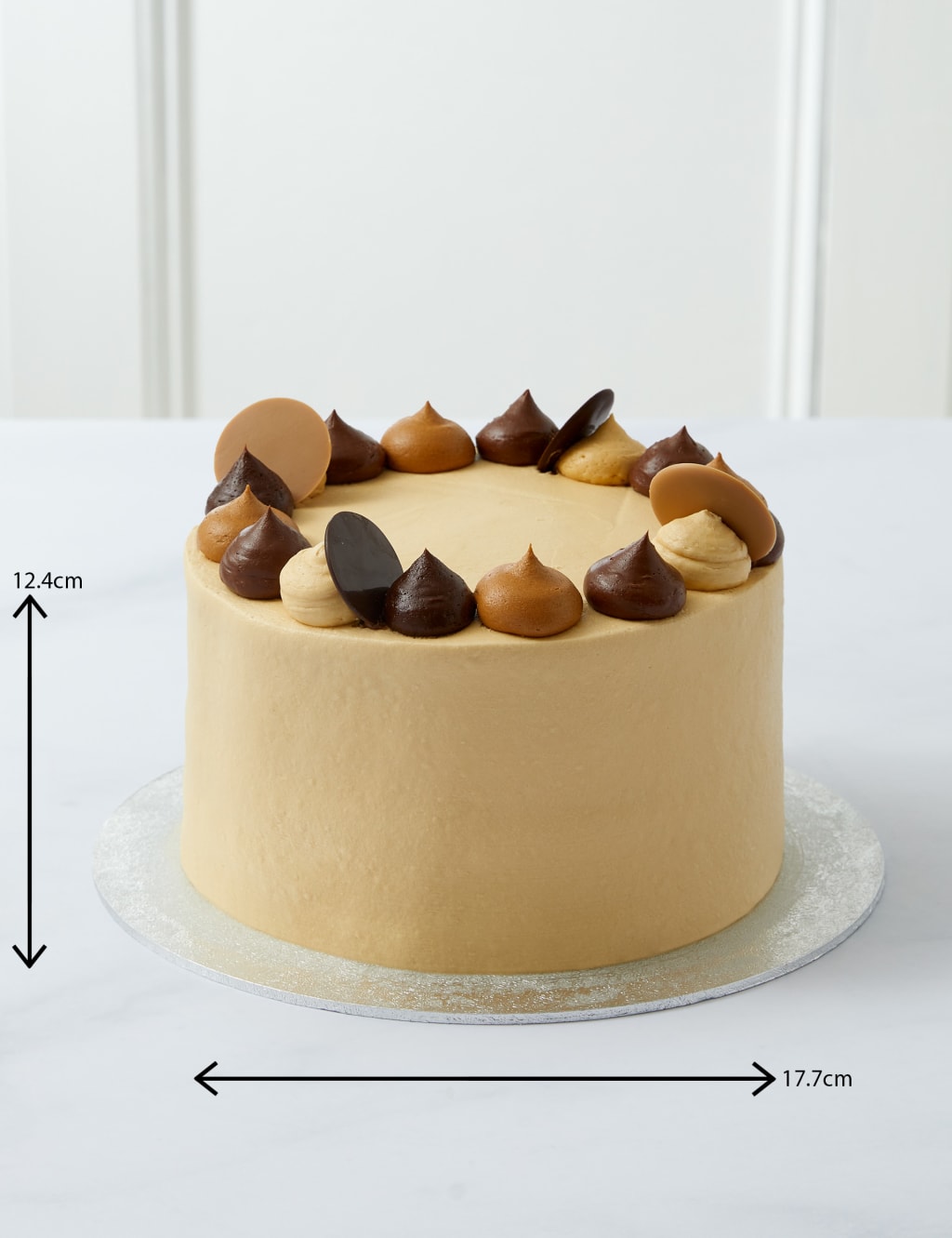 Chocolate & Caramel Cake (Serves 16) 3 of 5