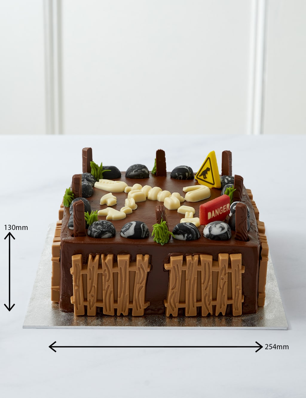 Find the Fossil Cake (Serves 28) 4 of 8