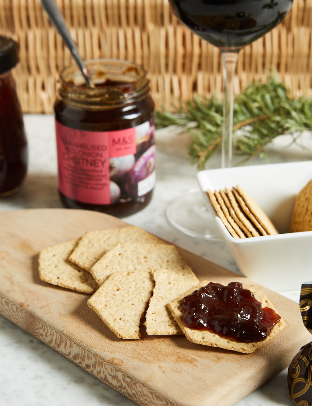 Delicious Hamper with Red Wine 3 of 5