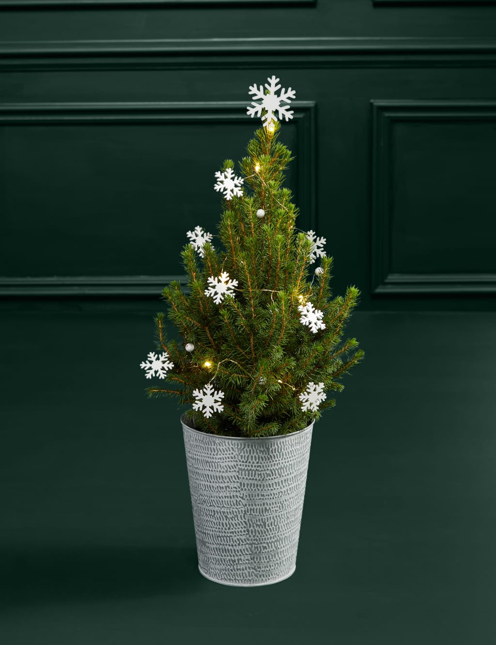 White Decorated Christmas Tree 3 of 4