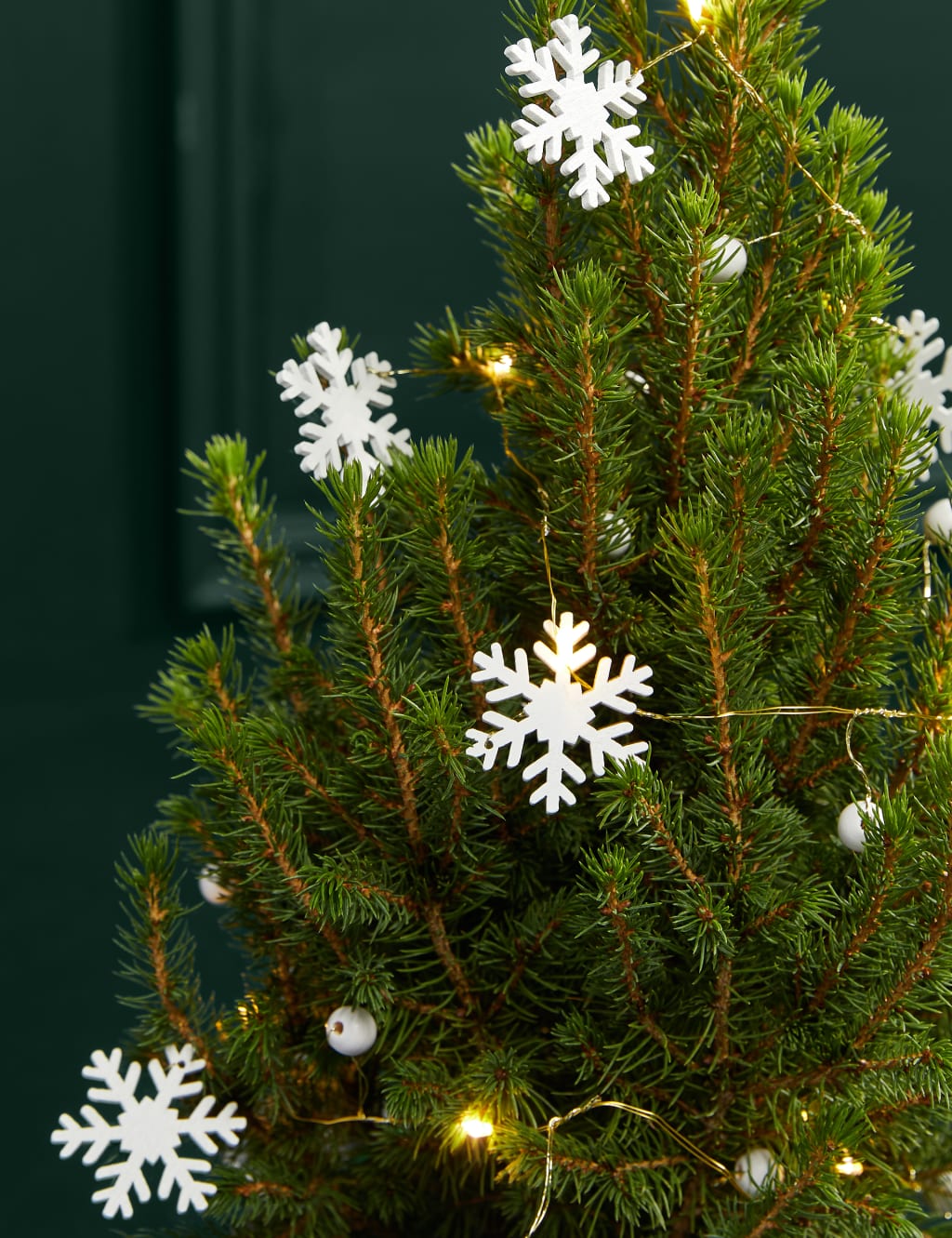 White Decorated Christmas Tree 2 of 4