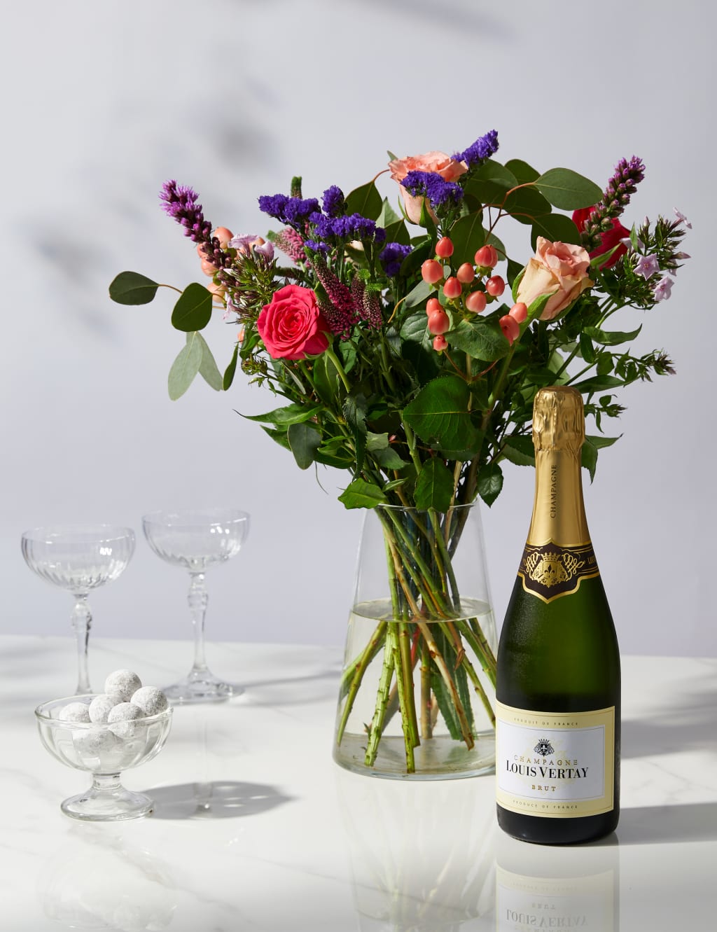 Celebration Bouquet Trio (Delivery from 27th December 2023) 1 of 7
