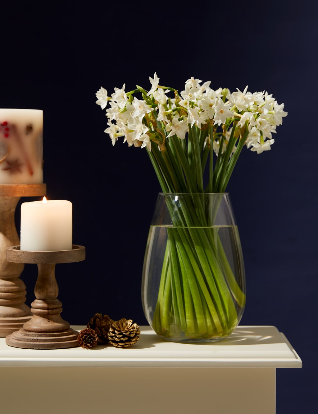 British Sweetly Scented Narcissi Bouquet (Delivery from 12th December 2023) 1 of 5