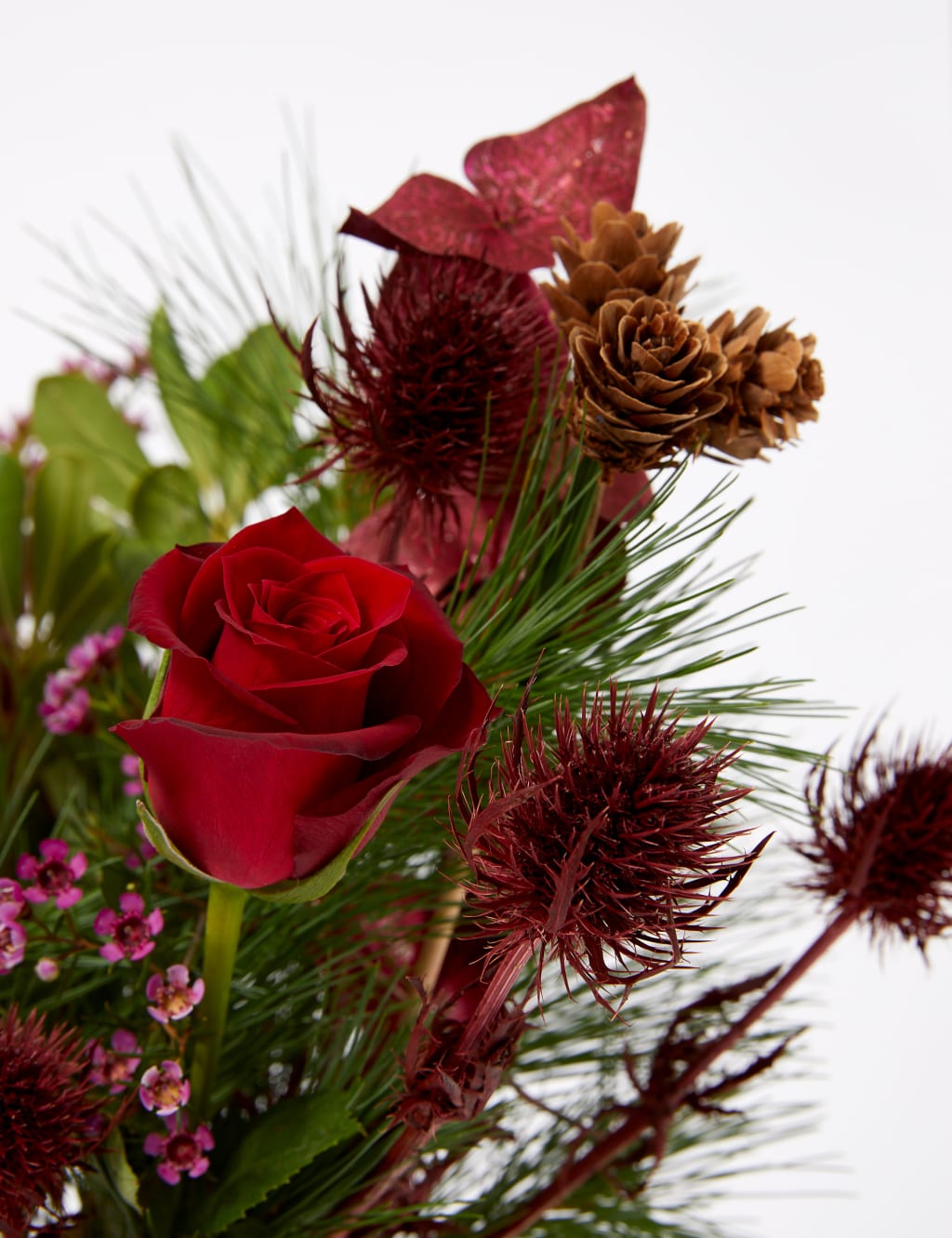 Rose & Eryngium Bouquet with Christmas Cosmo Cocktail 4 of 6