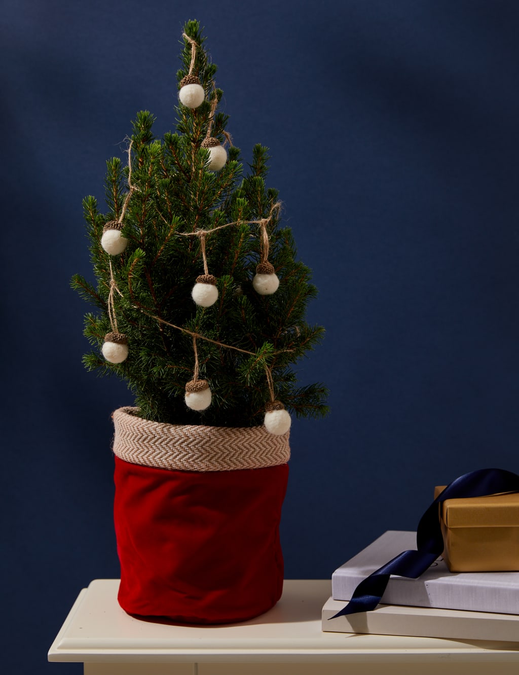 Acorn Christmas Tree 1 of 4