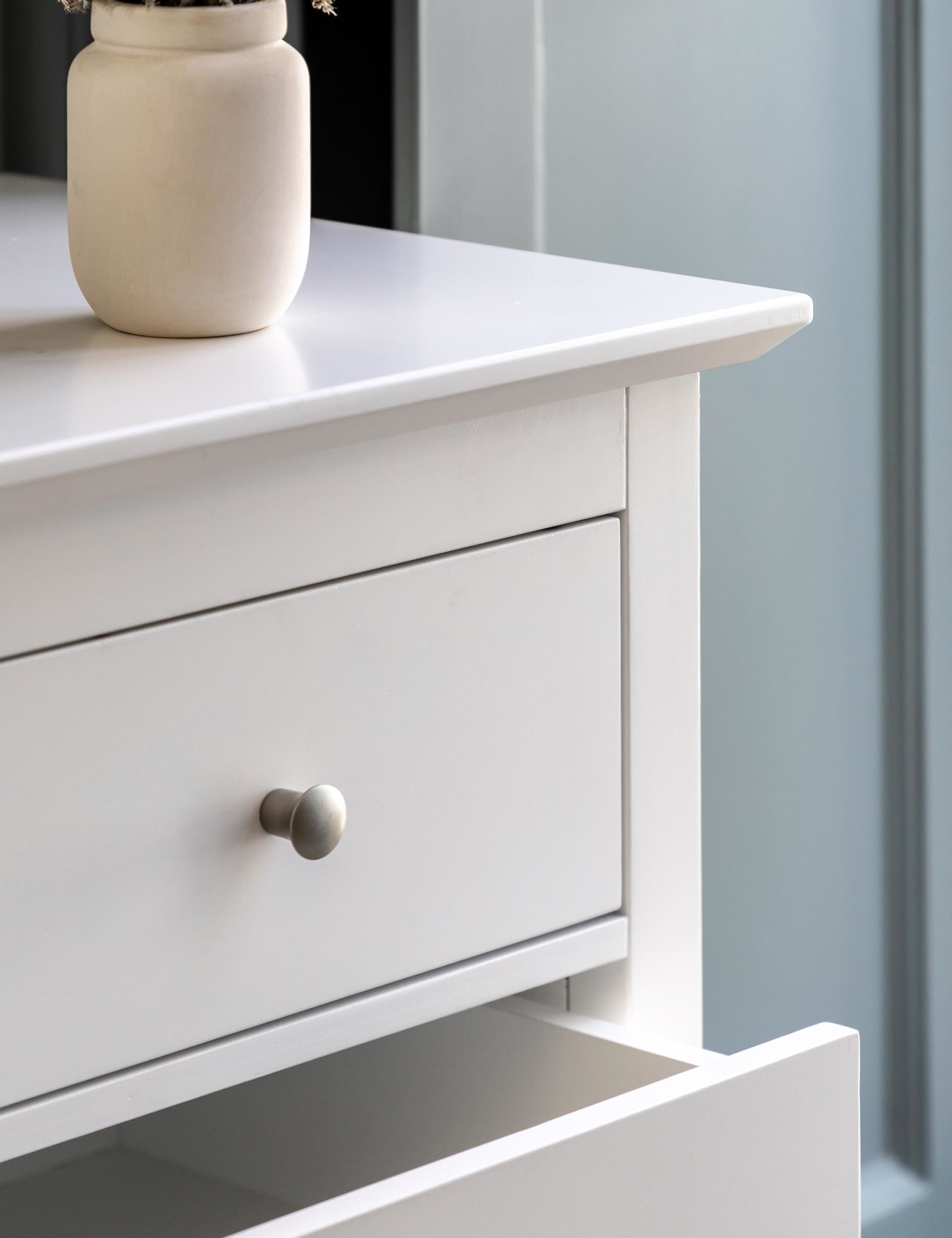 Hastings White 6 Drawer Chest 3 of 8