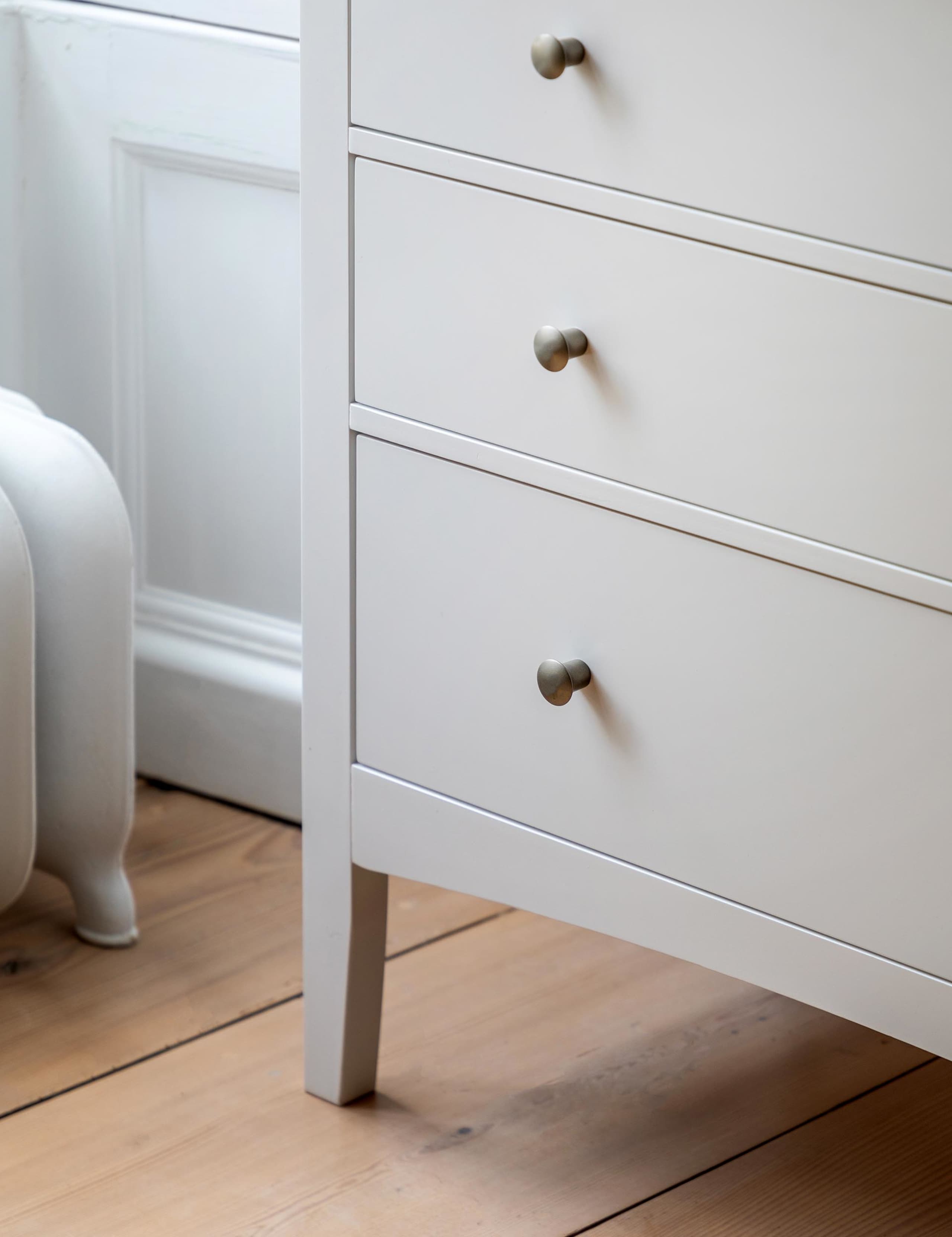 Hastings White 3 Drawer Chest 4 of 8