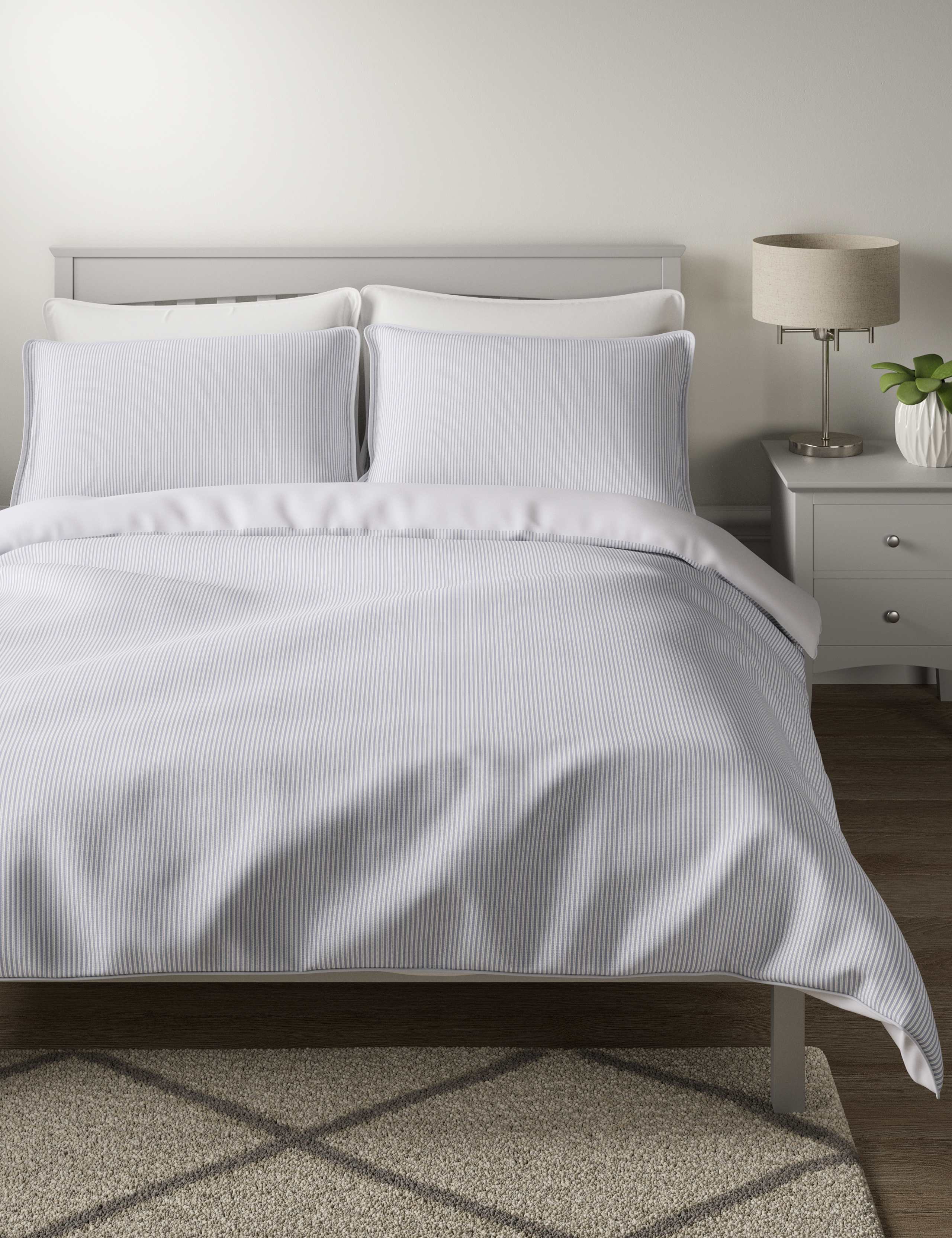 Percale Striped Bedding Set 1 of 4