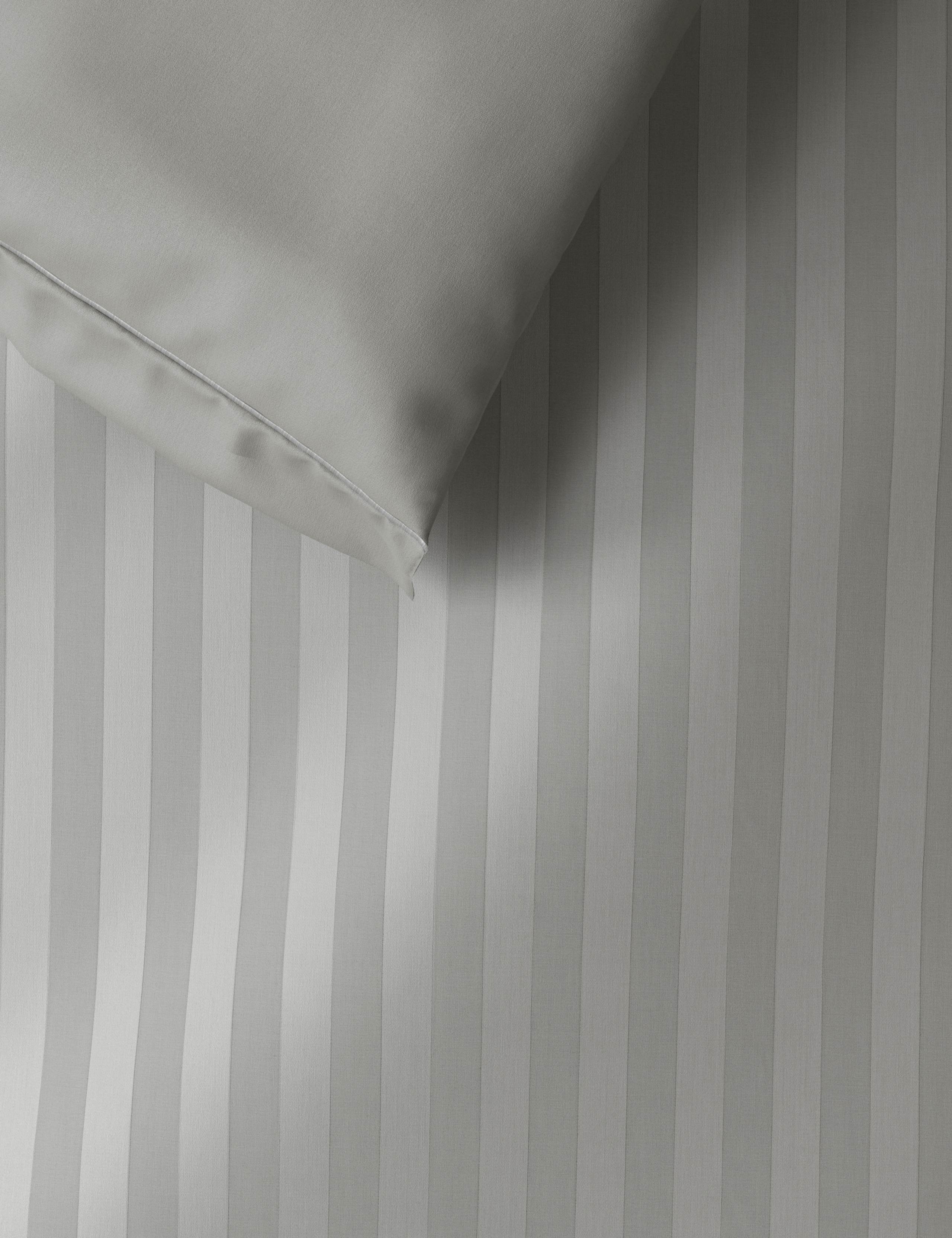 Pure Cotton Double Cuff Bedding Set 2 of 4