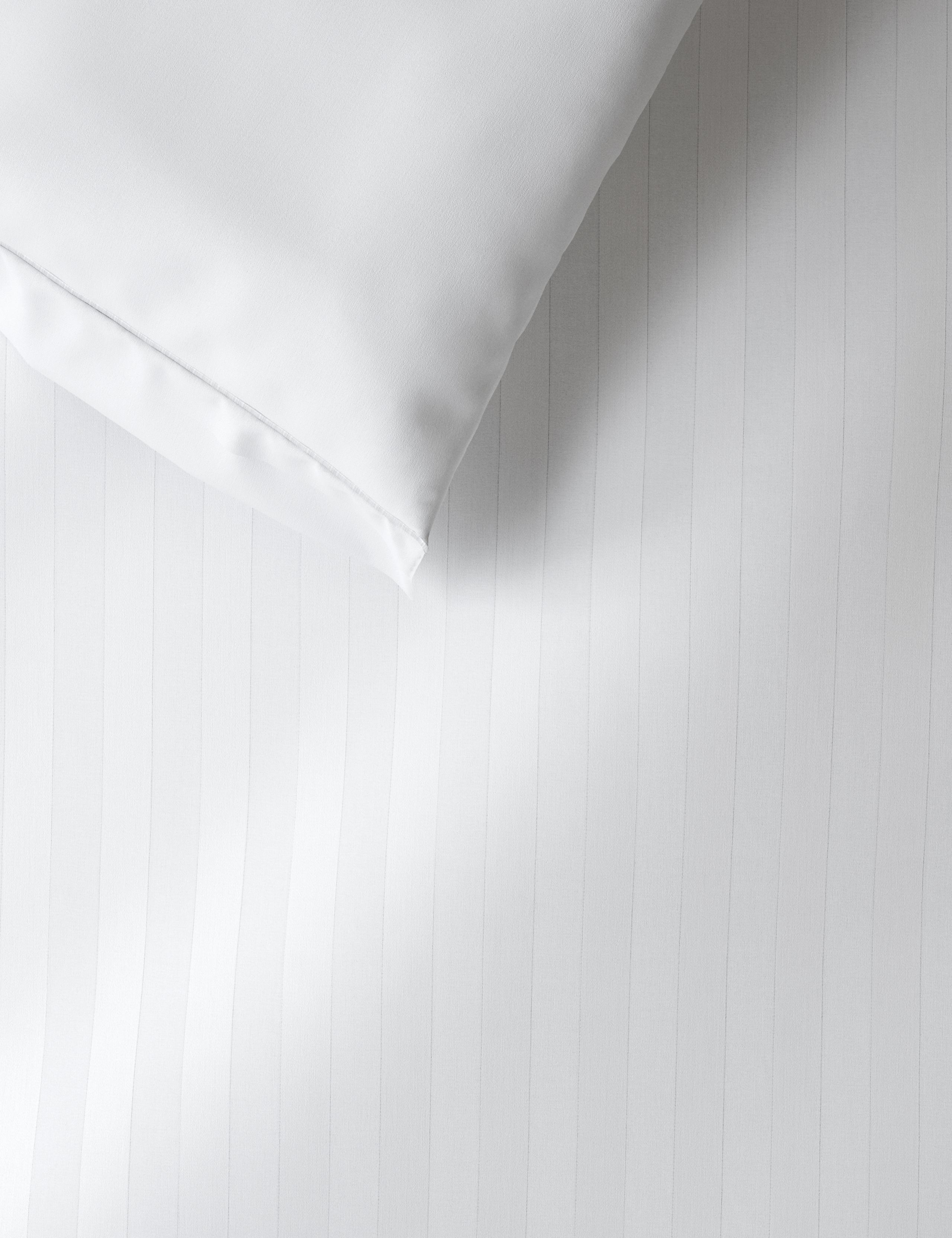 Pure Cotton Double Cuff Bedding Set 2 of 5