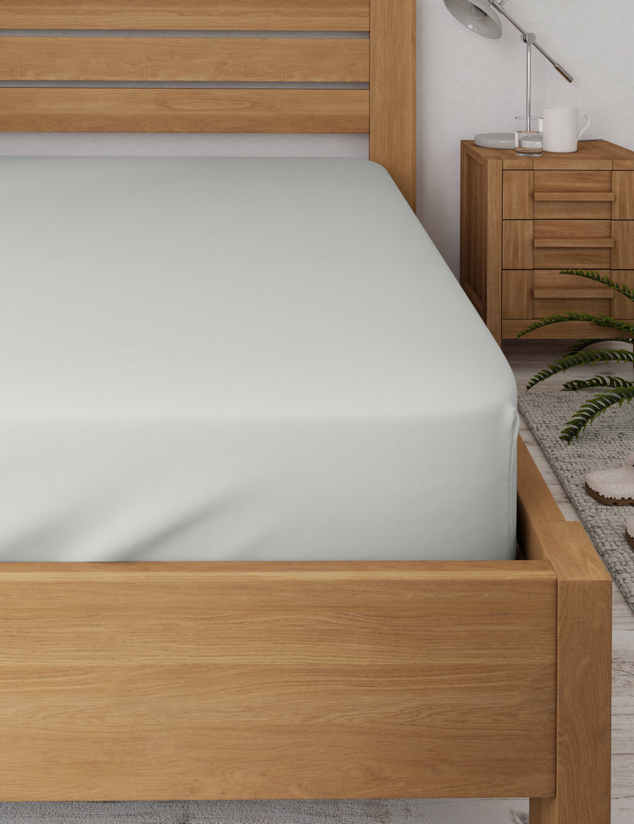 Percale 300 Thread Count Deep Fitted Sheet 2 of 3