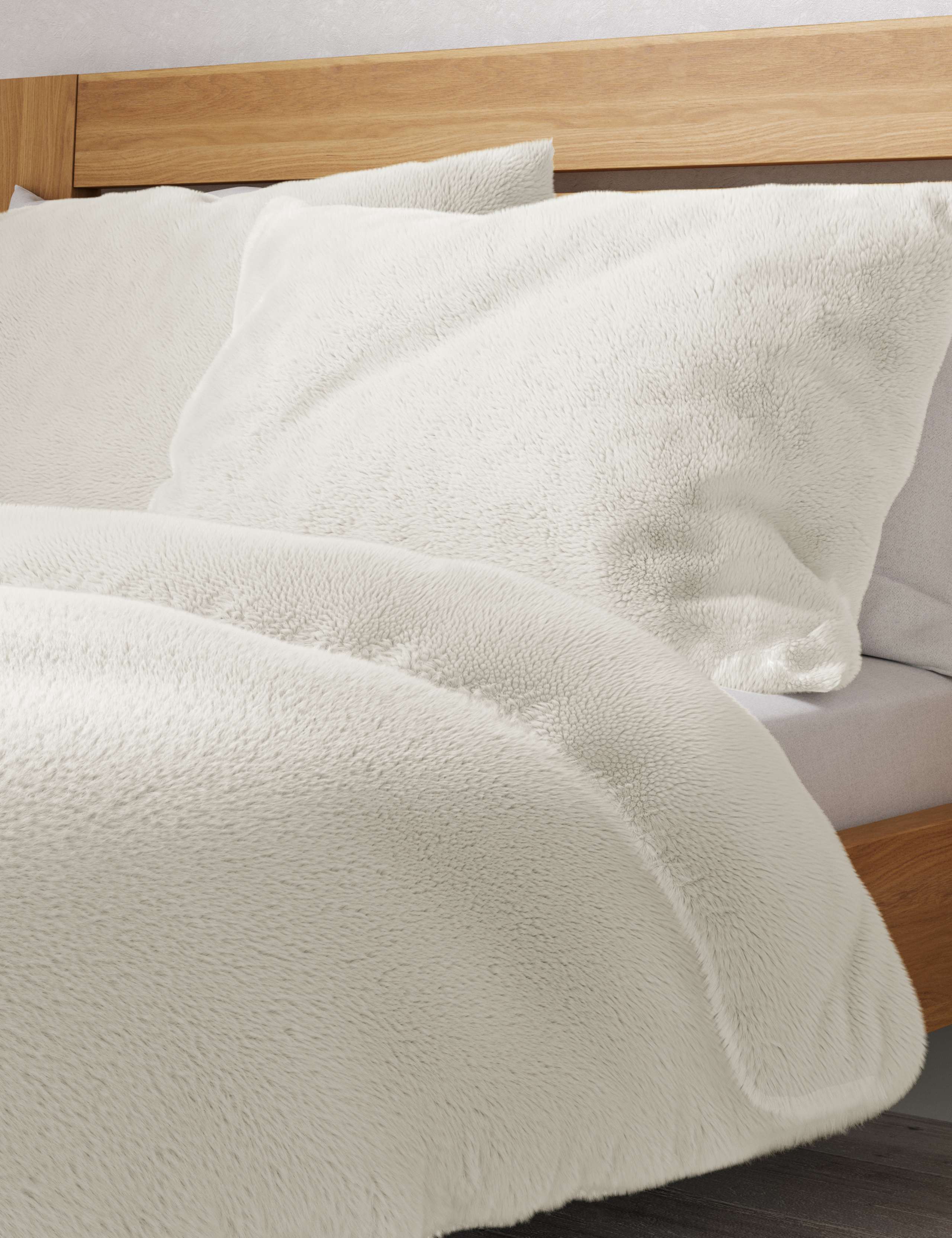 Teddy Fleece Bedding Set 3 of 6