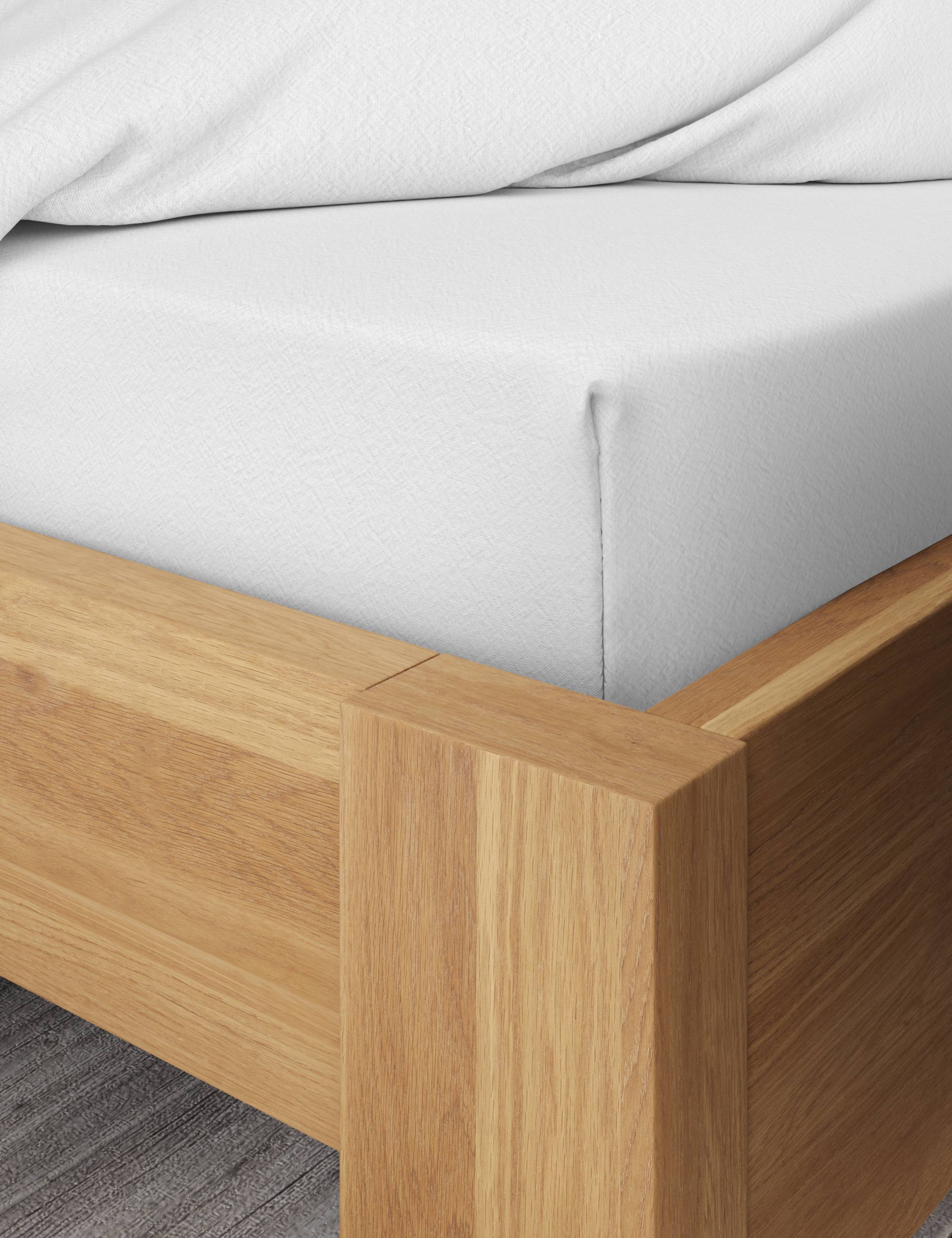Washed Organic Cotton Fitted Sheet 1 of 3