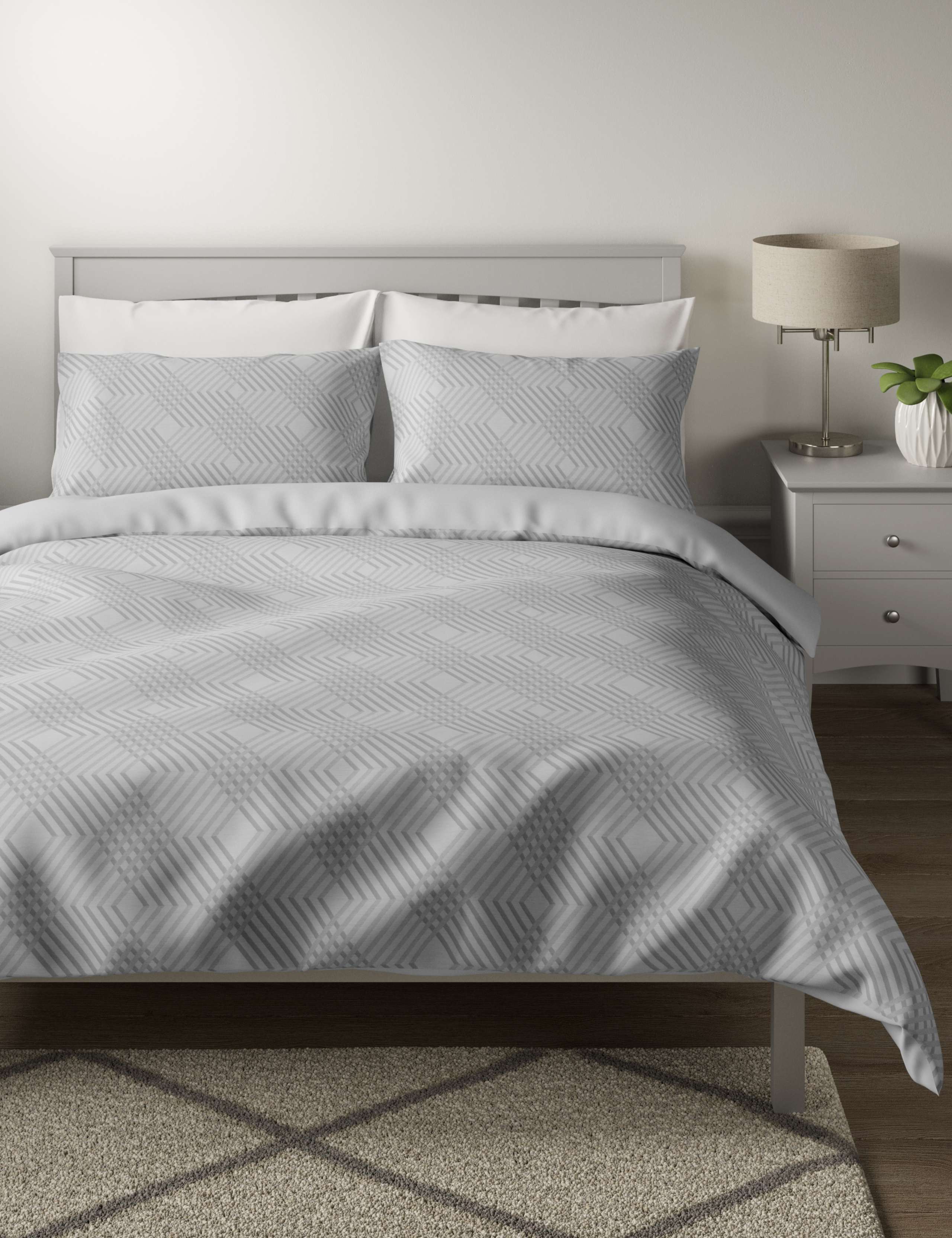 Pure Cotton Sateen Geometric Bedding Set 4 of 4