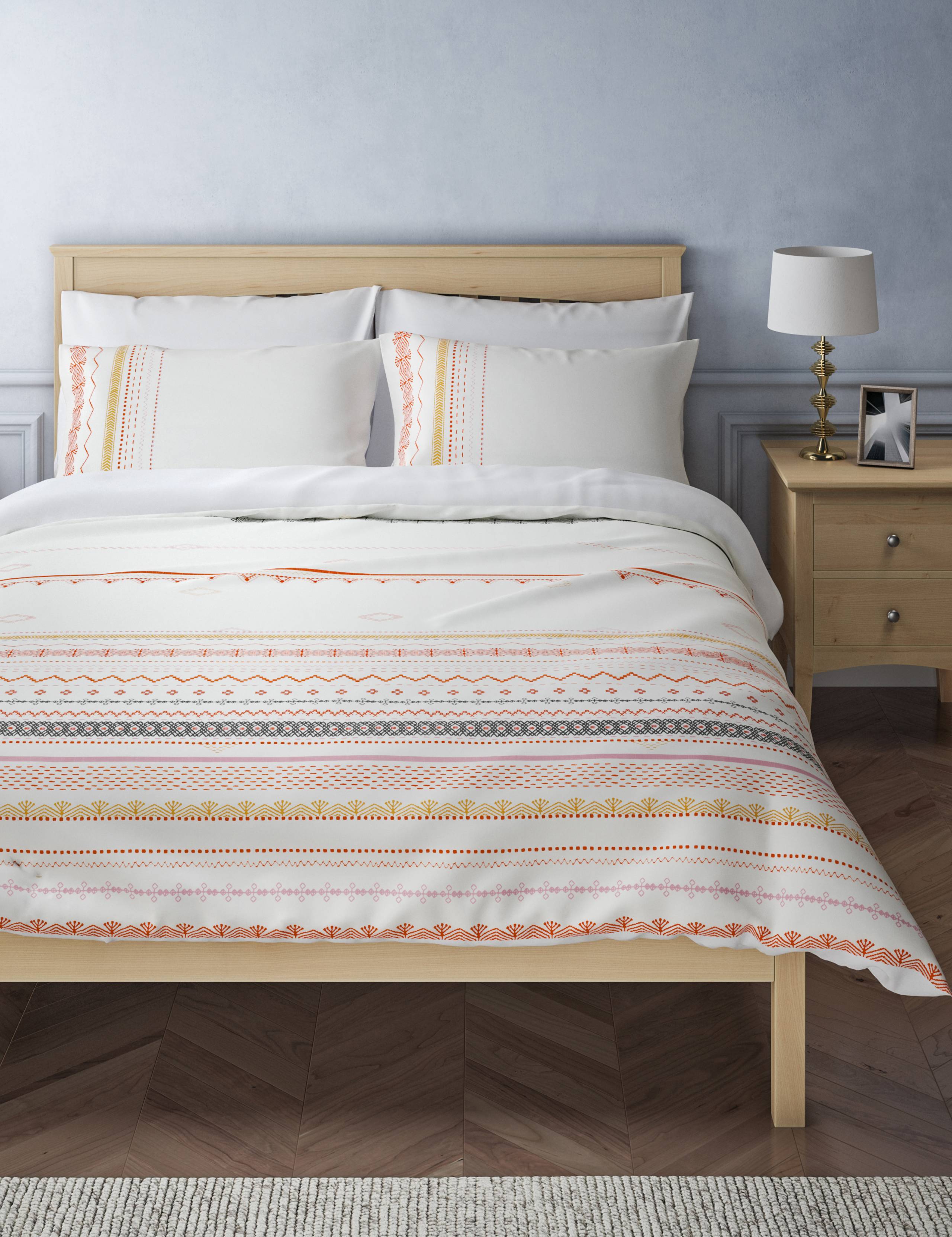 Decorative Aztec Printed Bedding Set 4 of 4