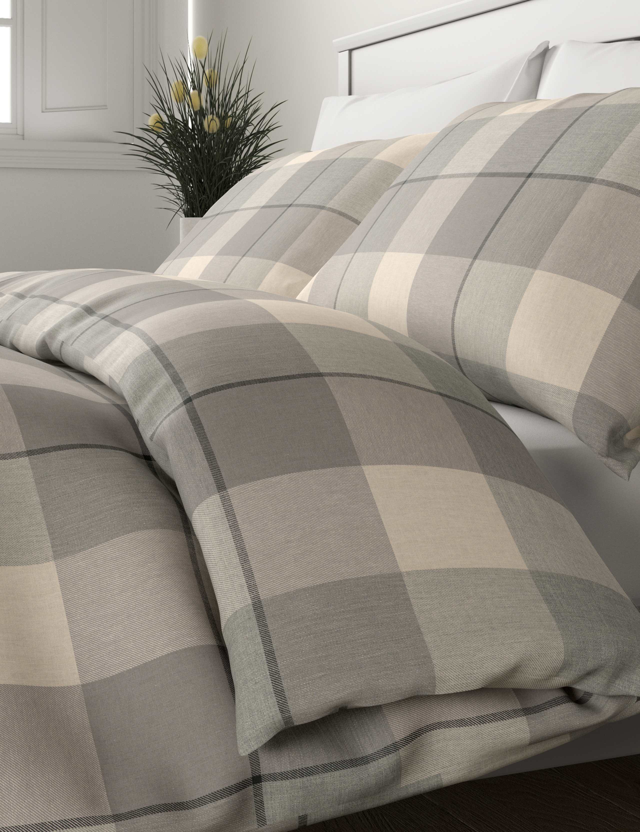 Brushed Cotton Checked Bedding Set 3 of 4