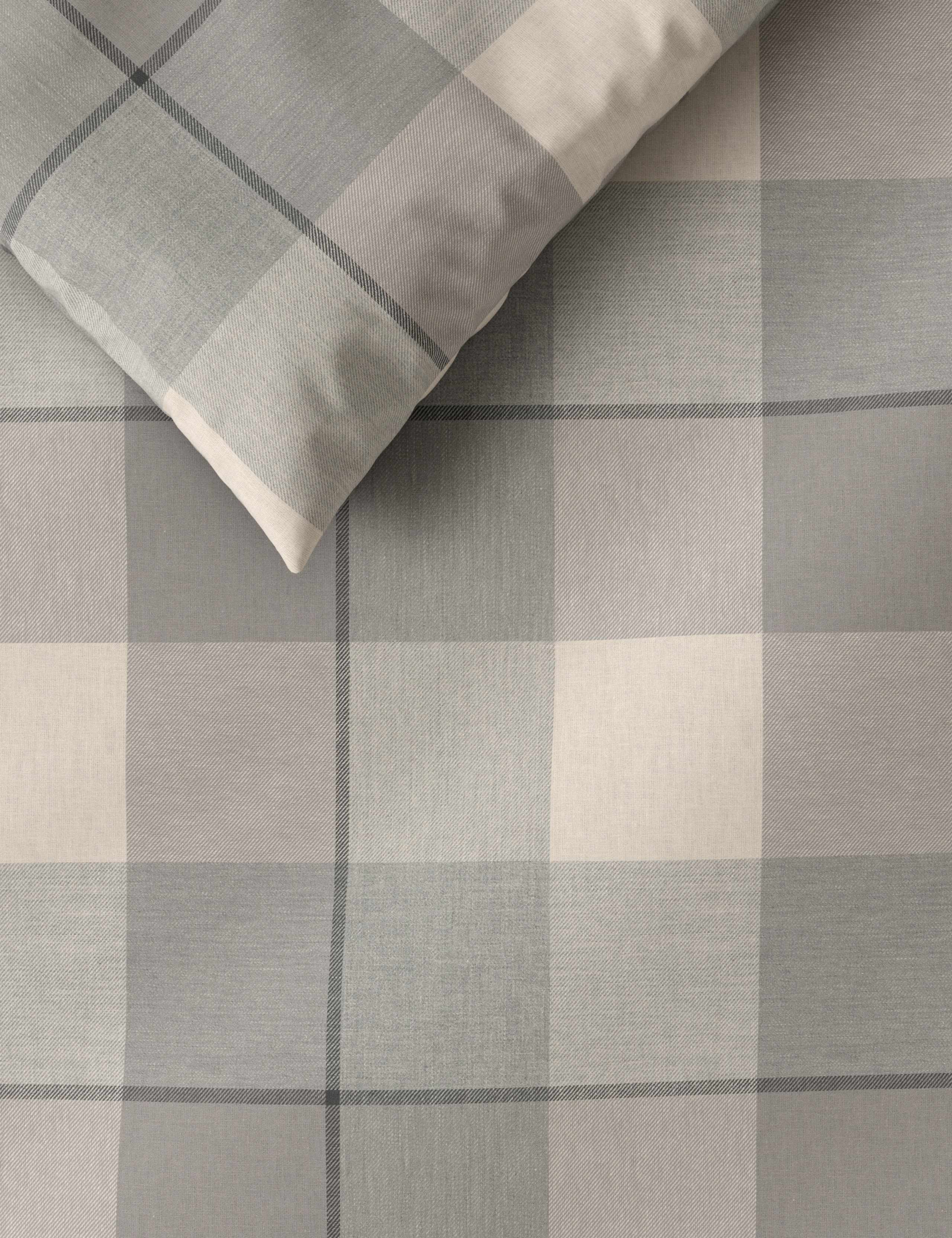 Brushed Cotton Checked Bedding Set 2 of 4