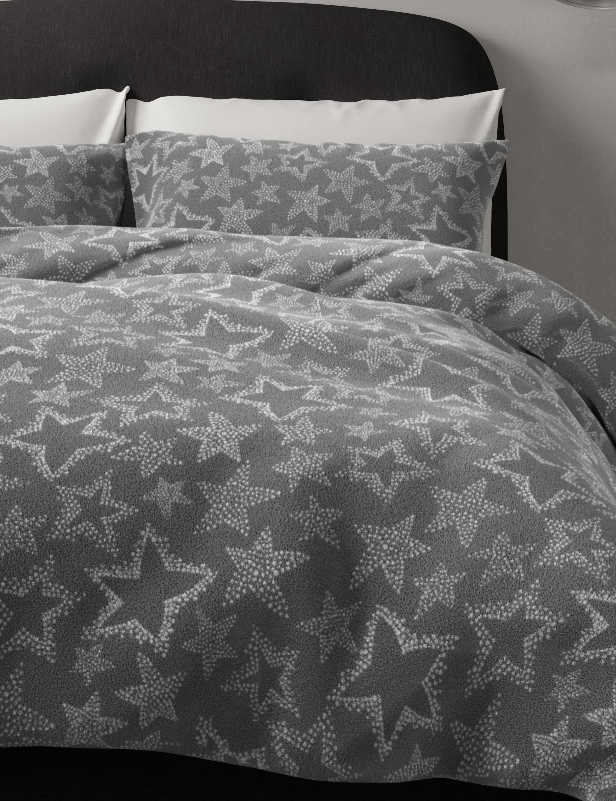 Fleece Star Print Bedding Set 1 of 6