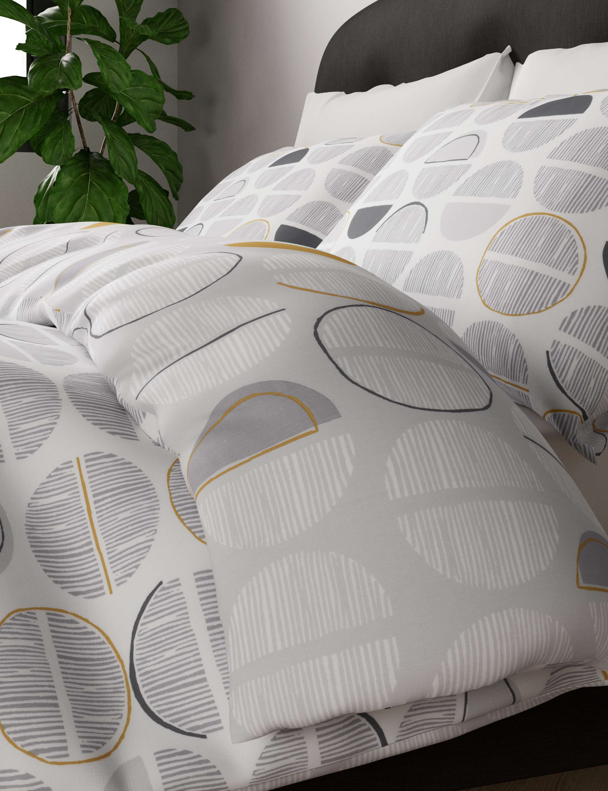 Spotty Bedding Set 3 of 4