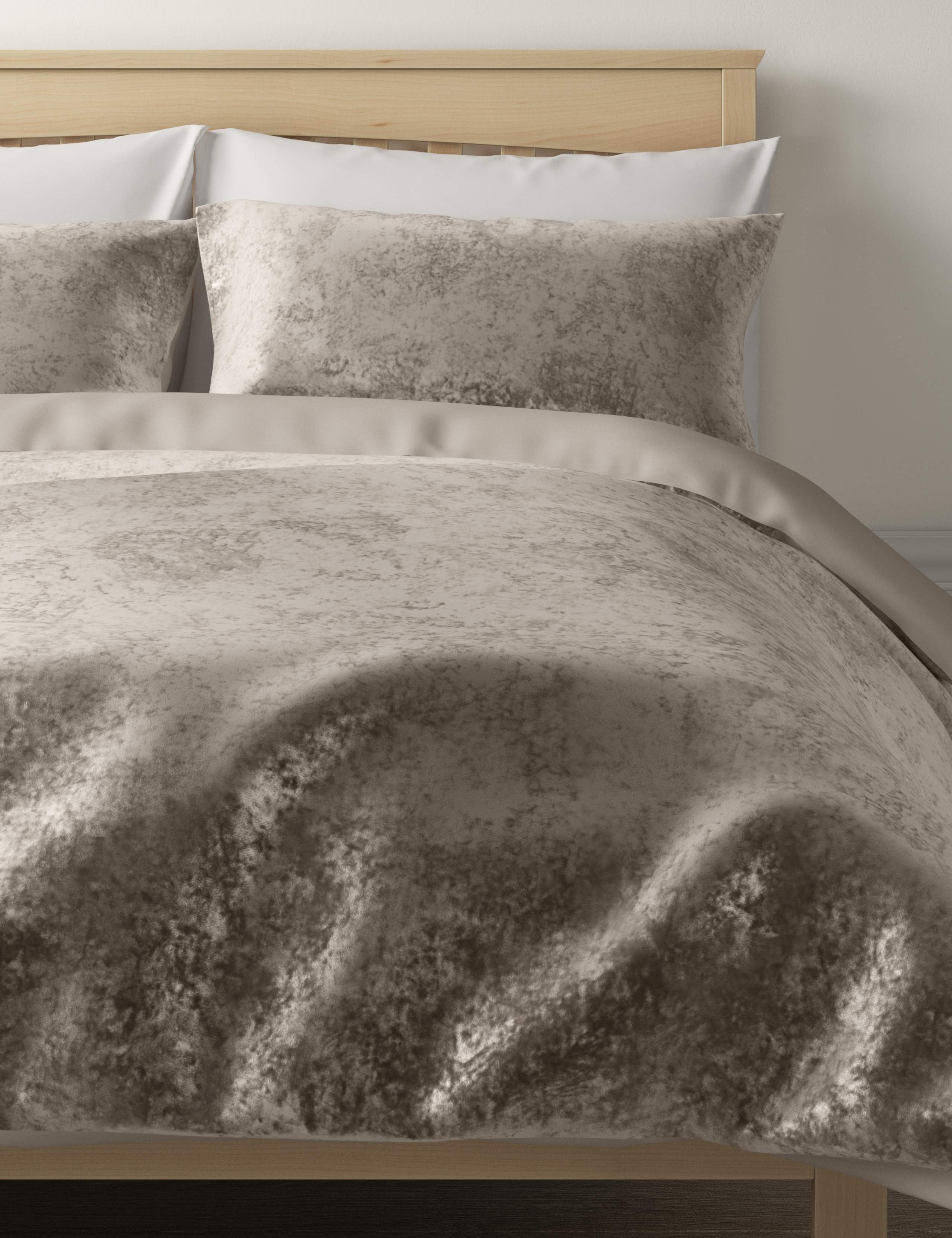 Velvet Bedding Set 4 of 4