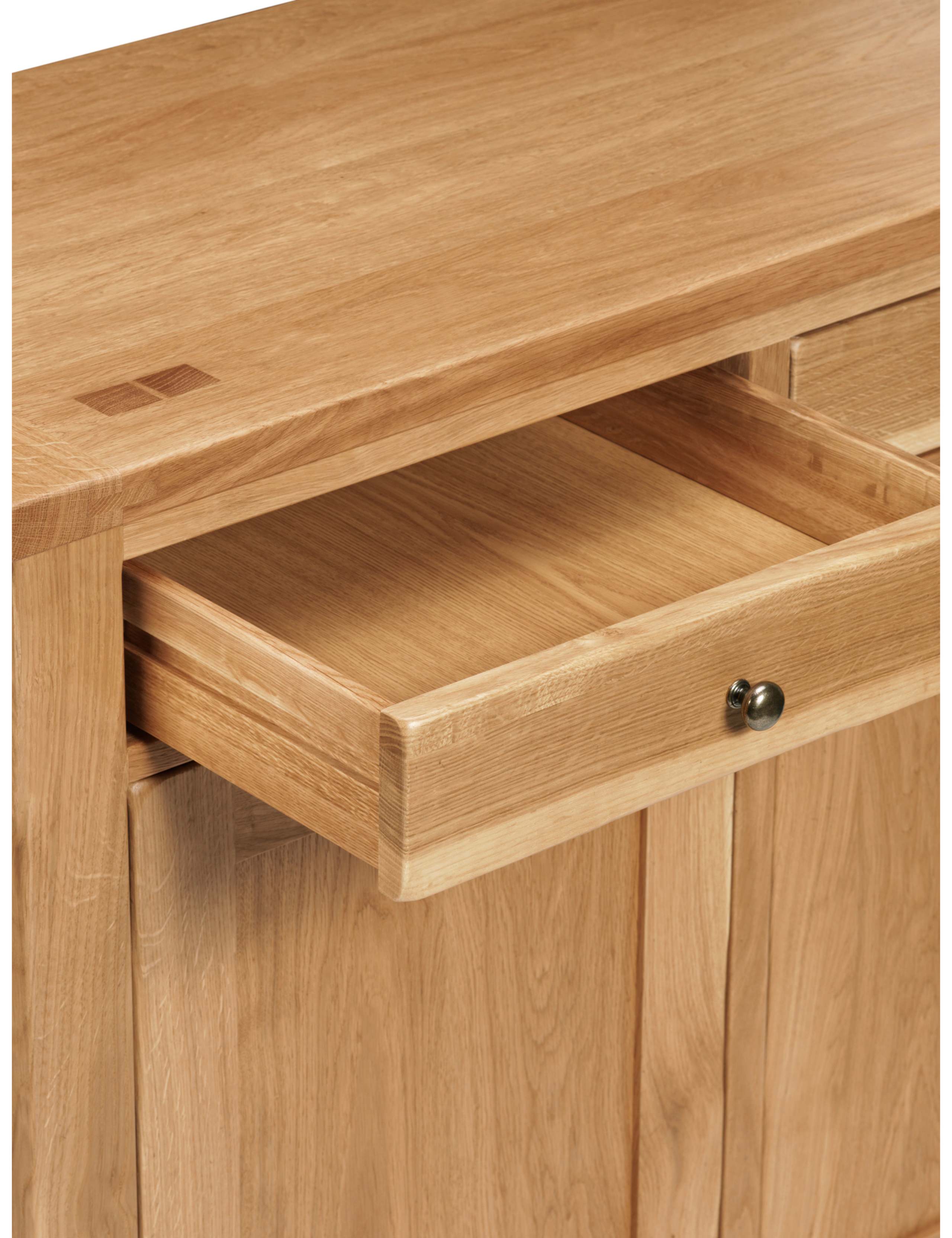 Naseby 2 Door Sideboard 5 of 7