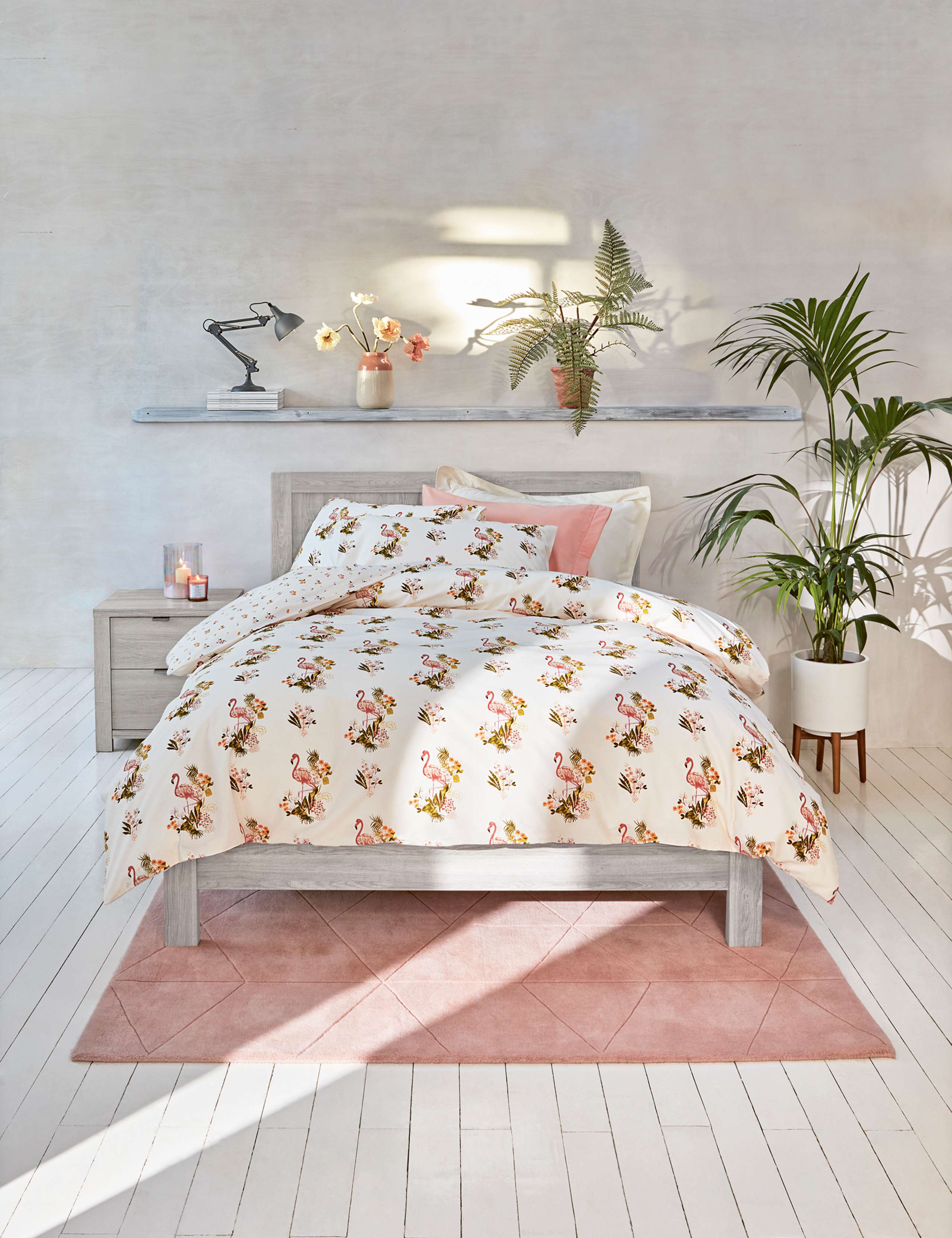 Arlo Bed 1 of 9