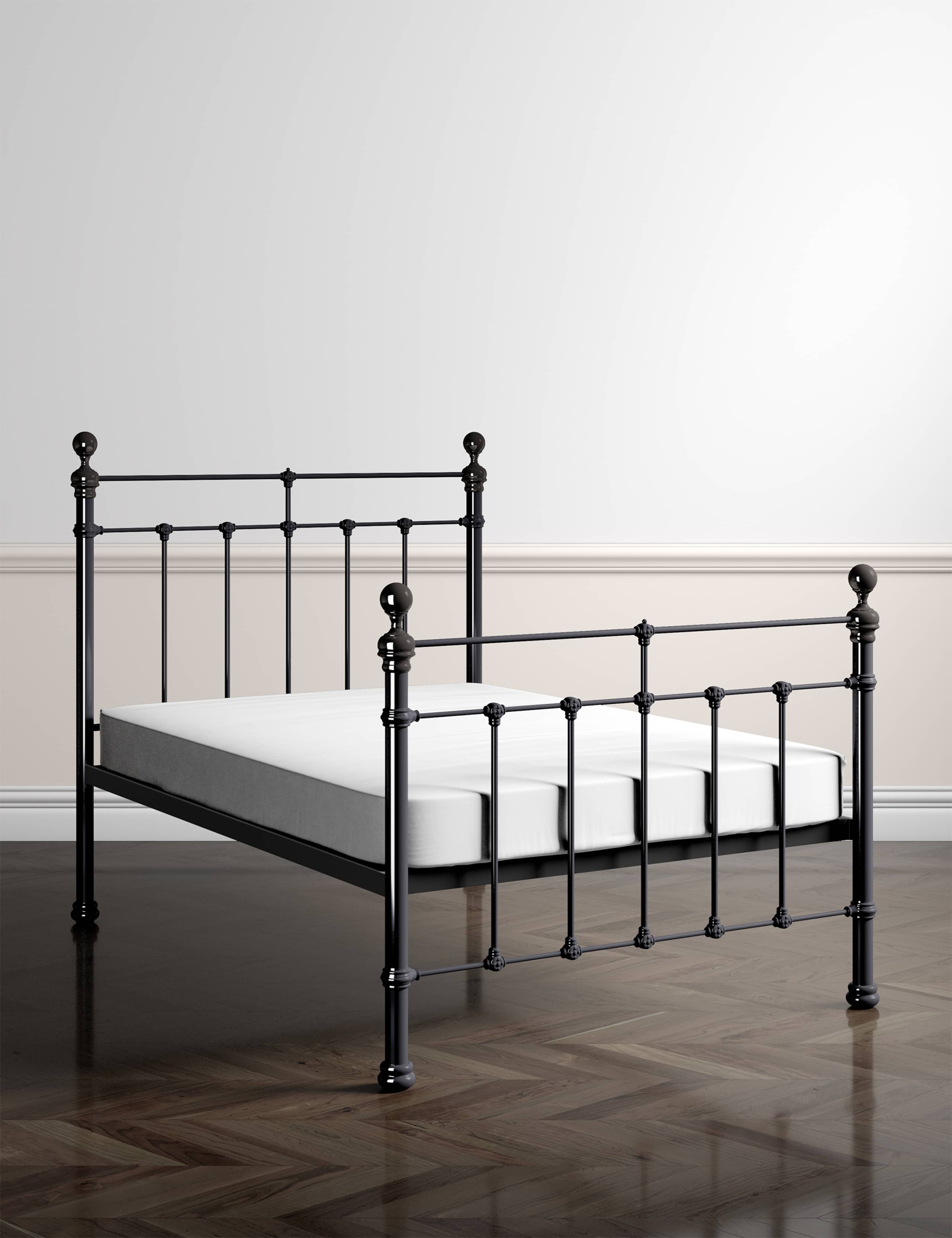 Castello Bed 2 of 8