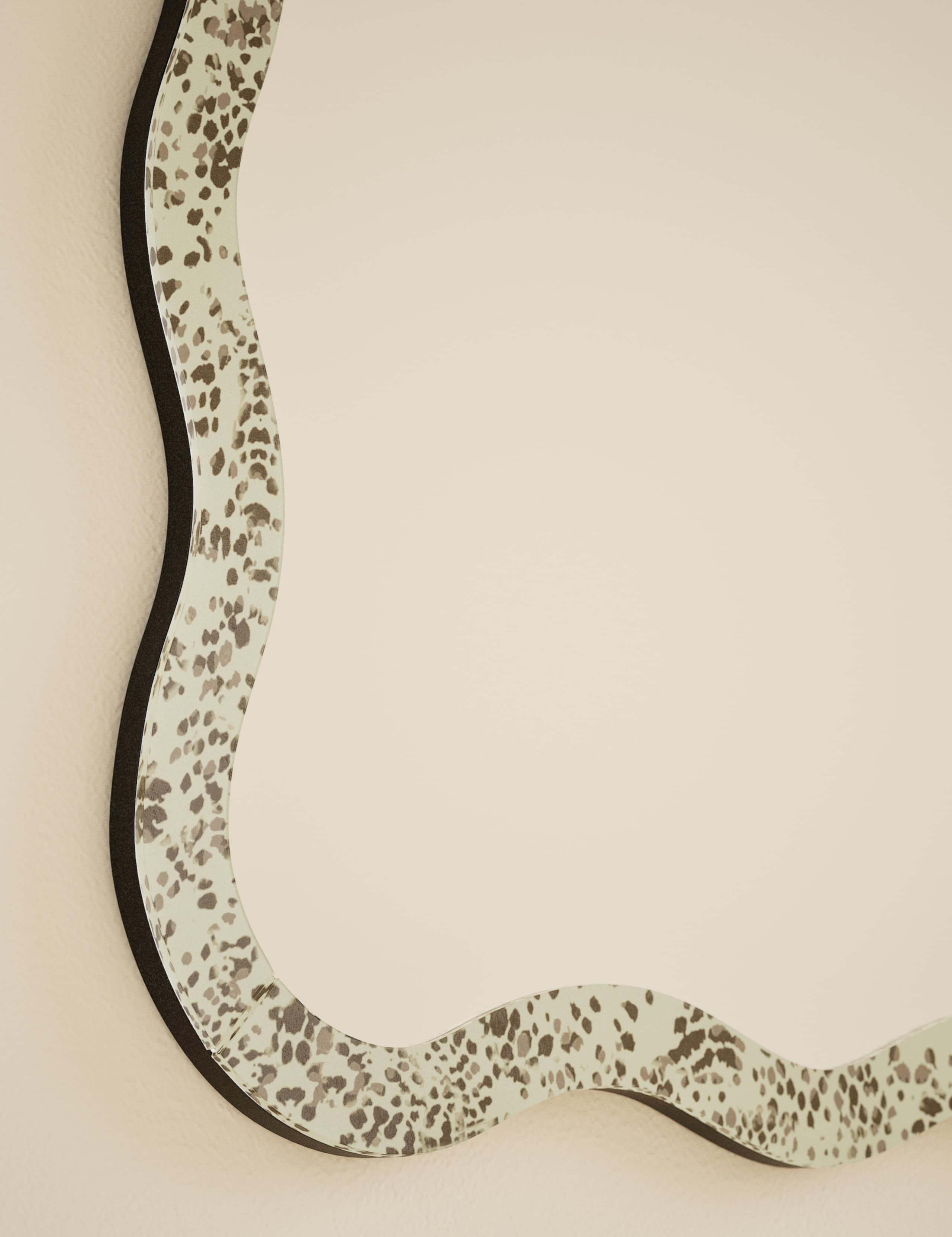 Dappled Effect Scalloped Wall Mirror 3 of 7