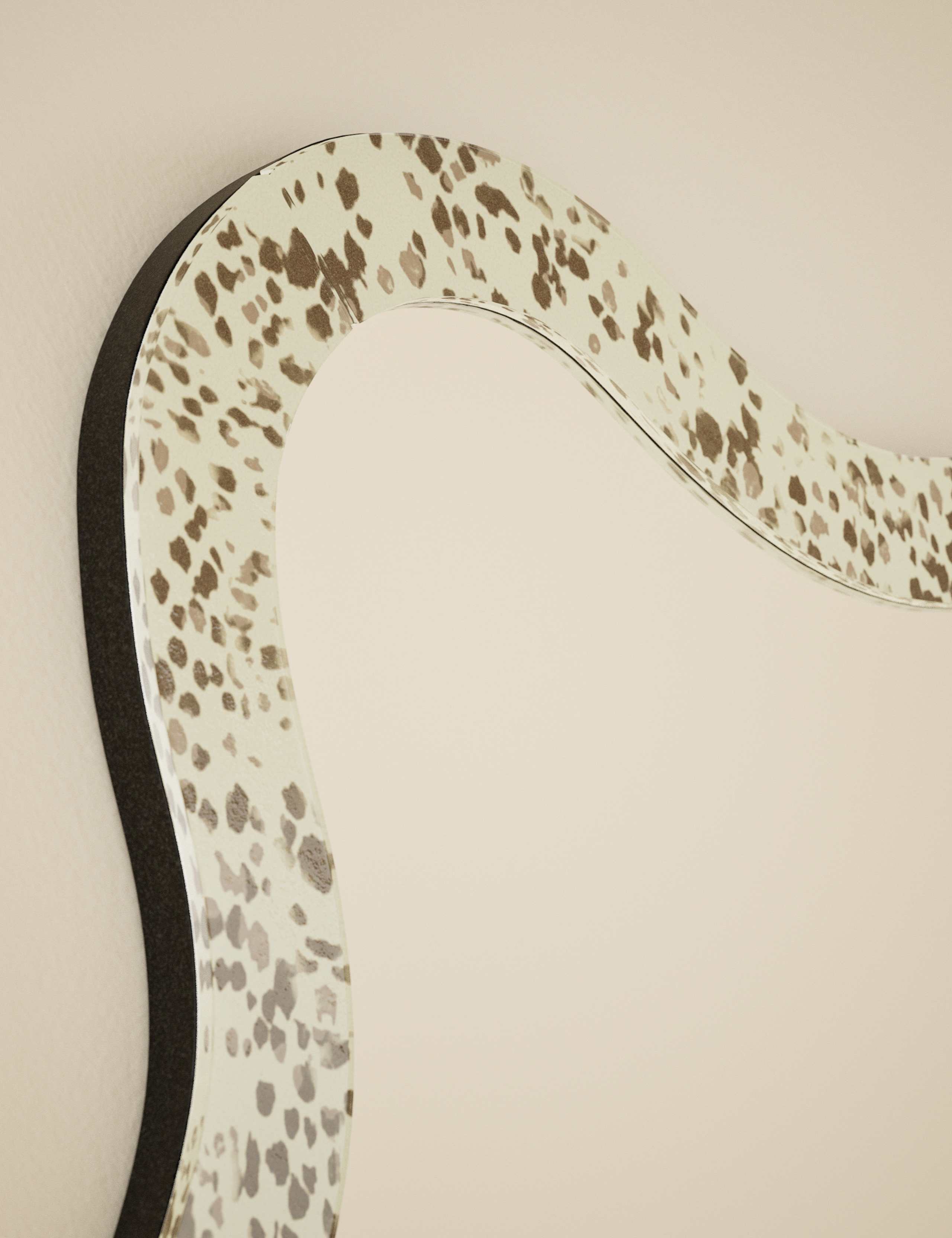 Dappled Effect Scalloped Wall Mirror 4 of 7