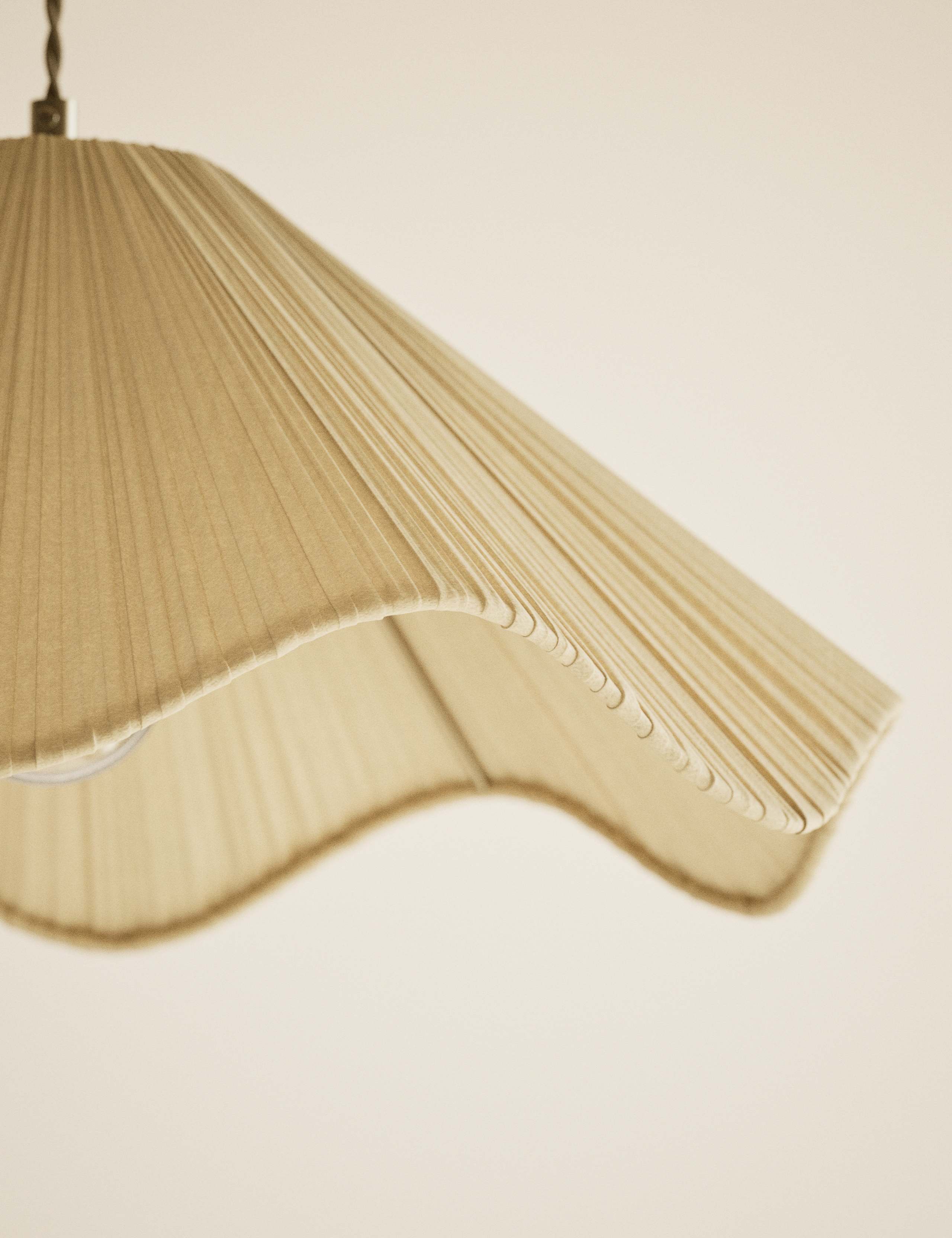 Wave Pleated Easy Fit Ceiling Lamp Shade 4 of 5