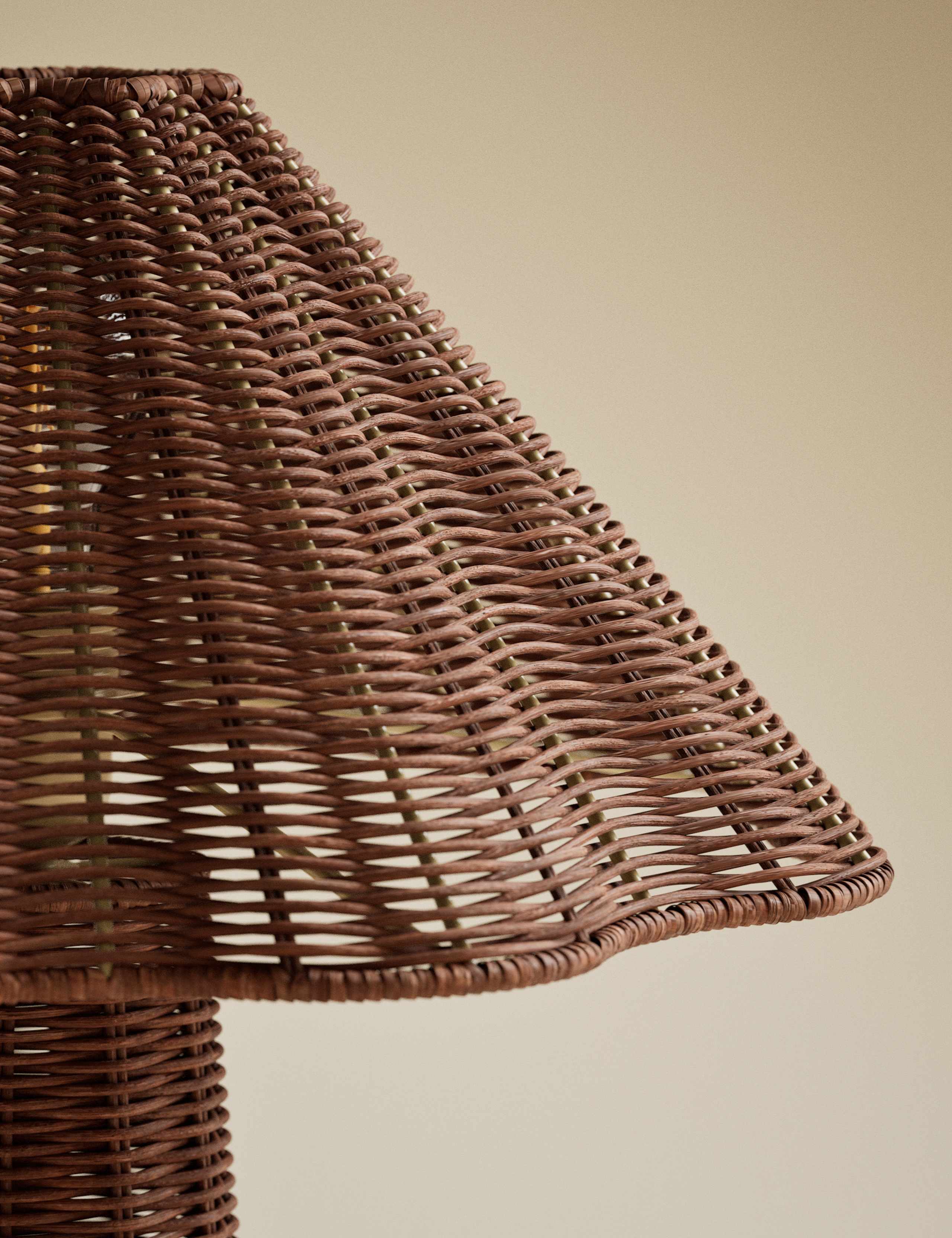 All Over Wicker Scallop Table Lamp 3 of 4