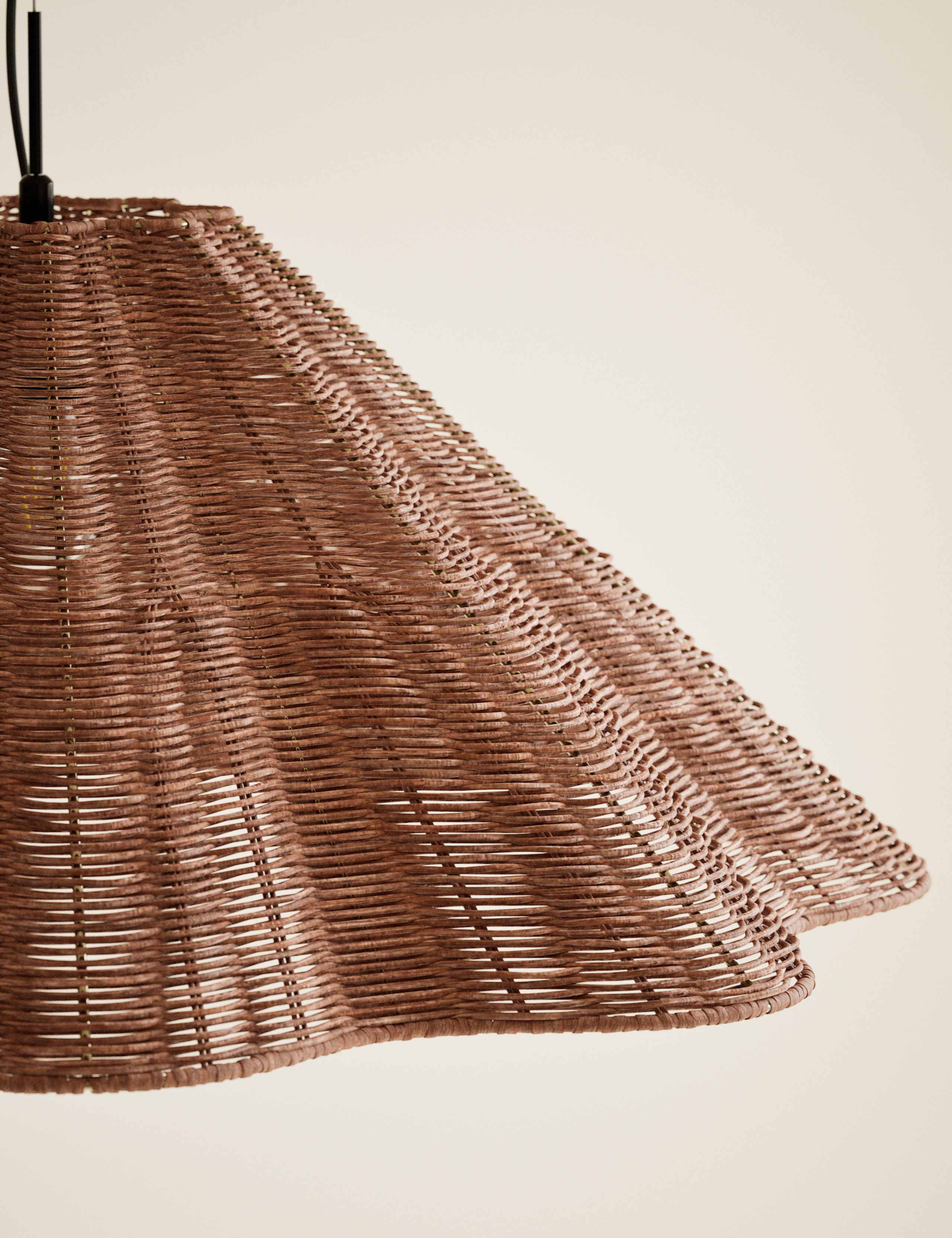 Scalloped Rattan Extra Large Pendant Light 3 of 4