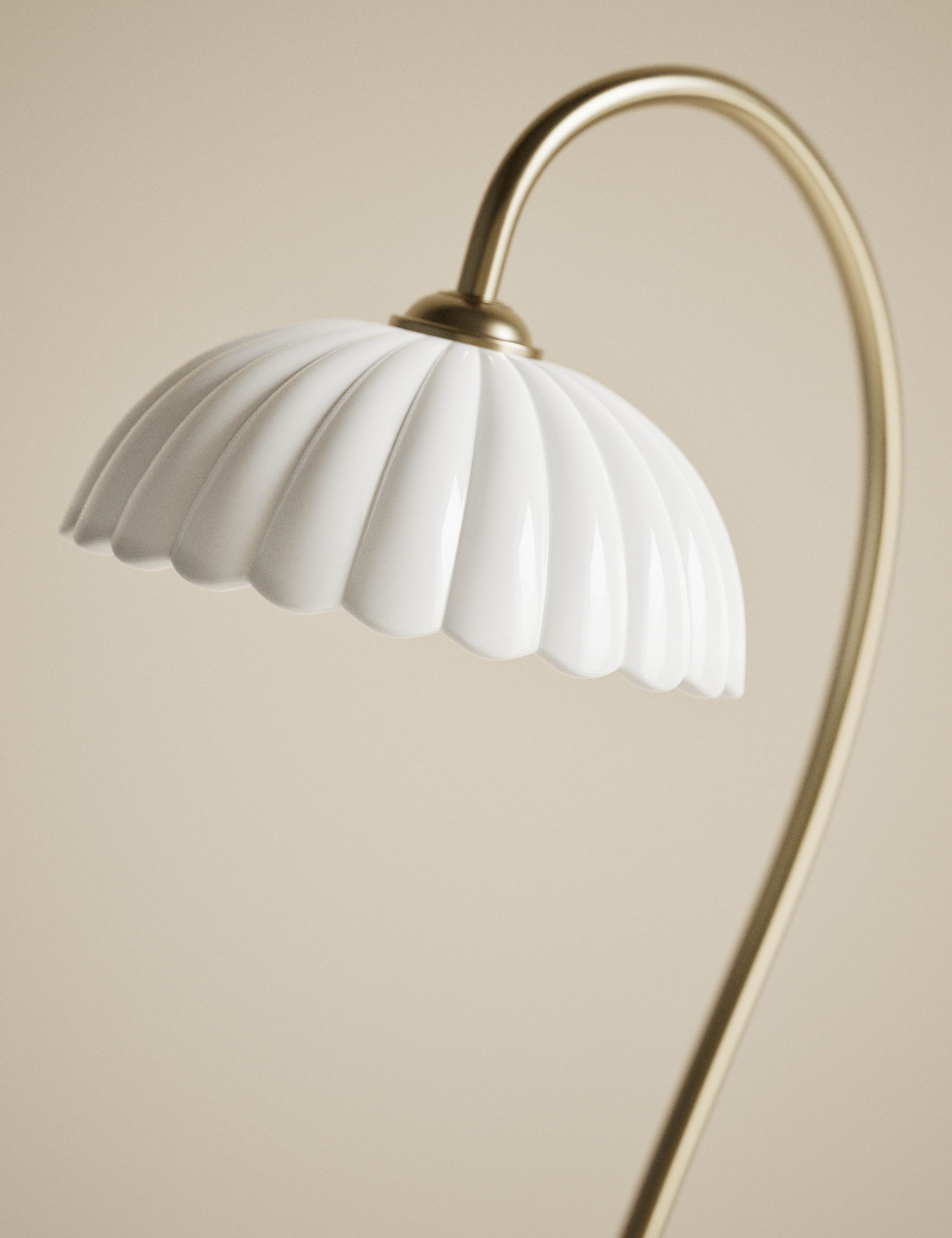 Scalloped Glass Swan Neck Floor Lamp 3 of 5