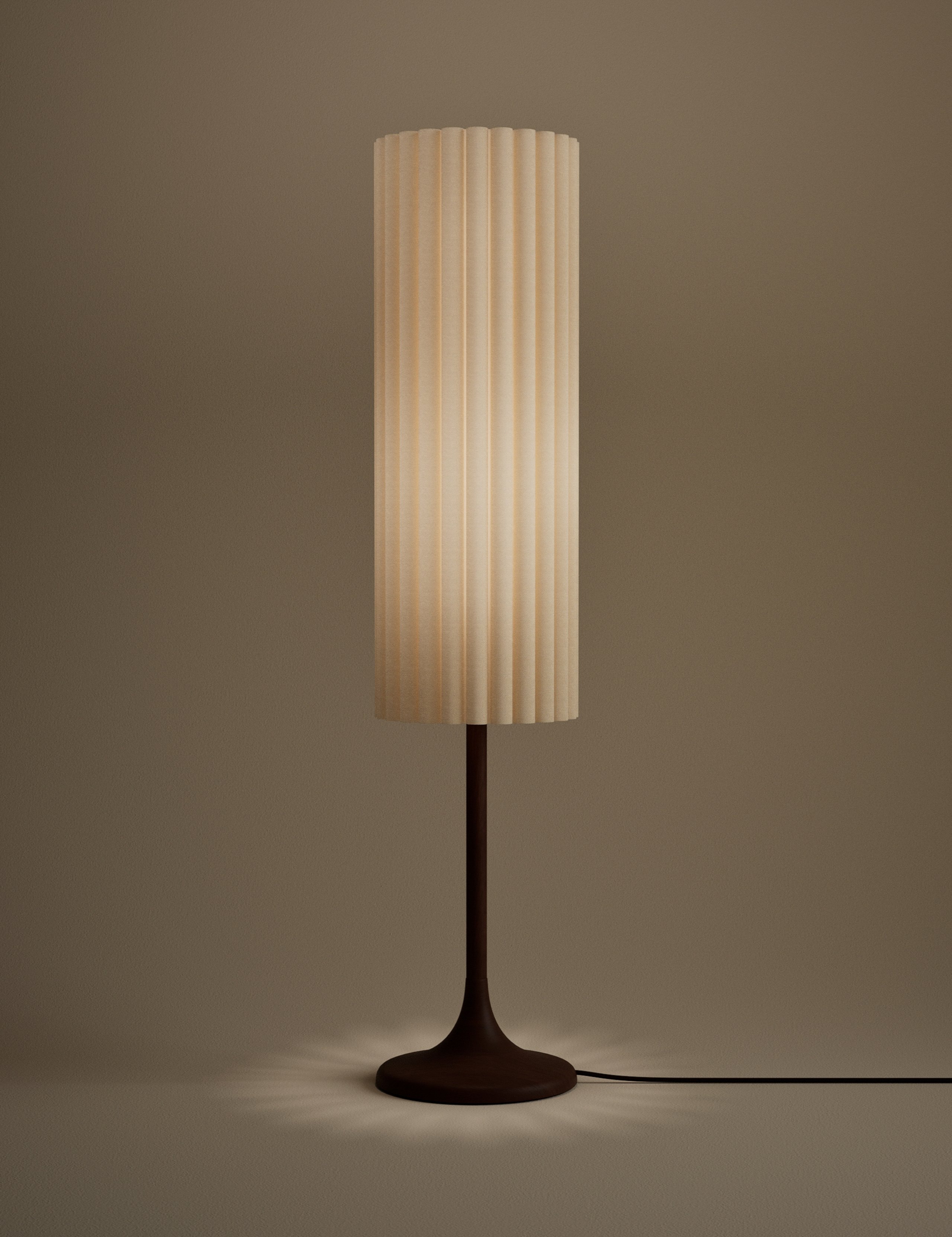 Scallop Tall Floor Lamp 2 of 4