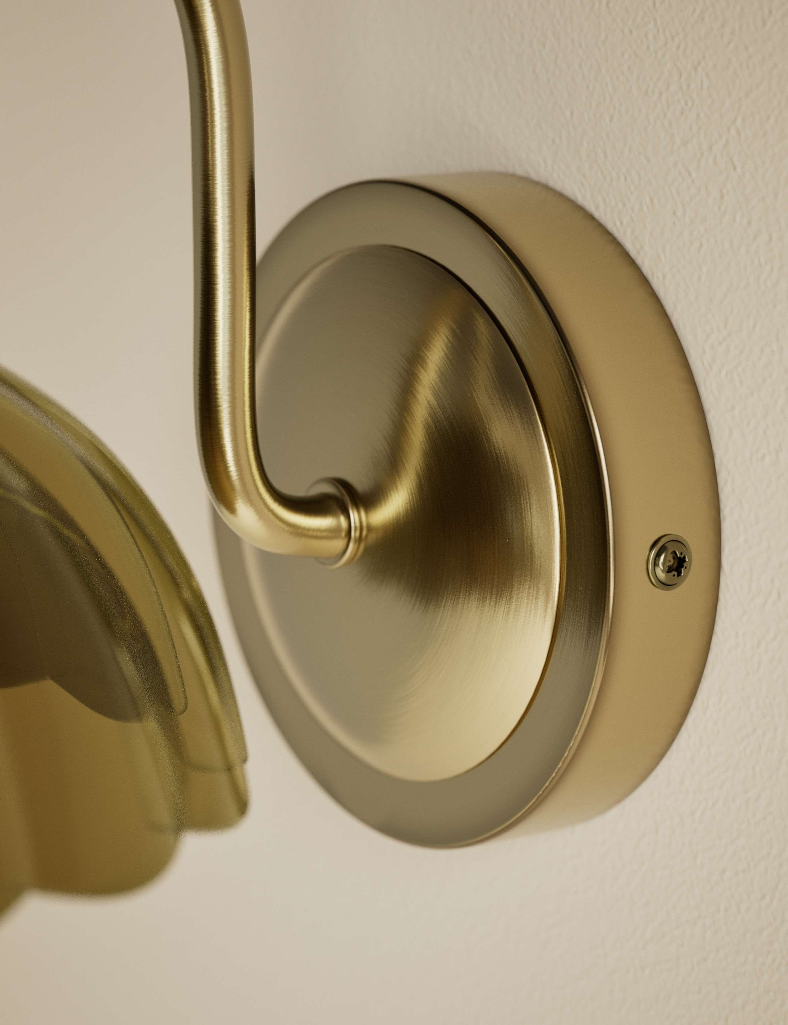 Scalloped Glass Shade Wall Light 4 of 7