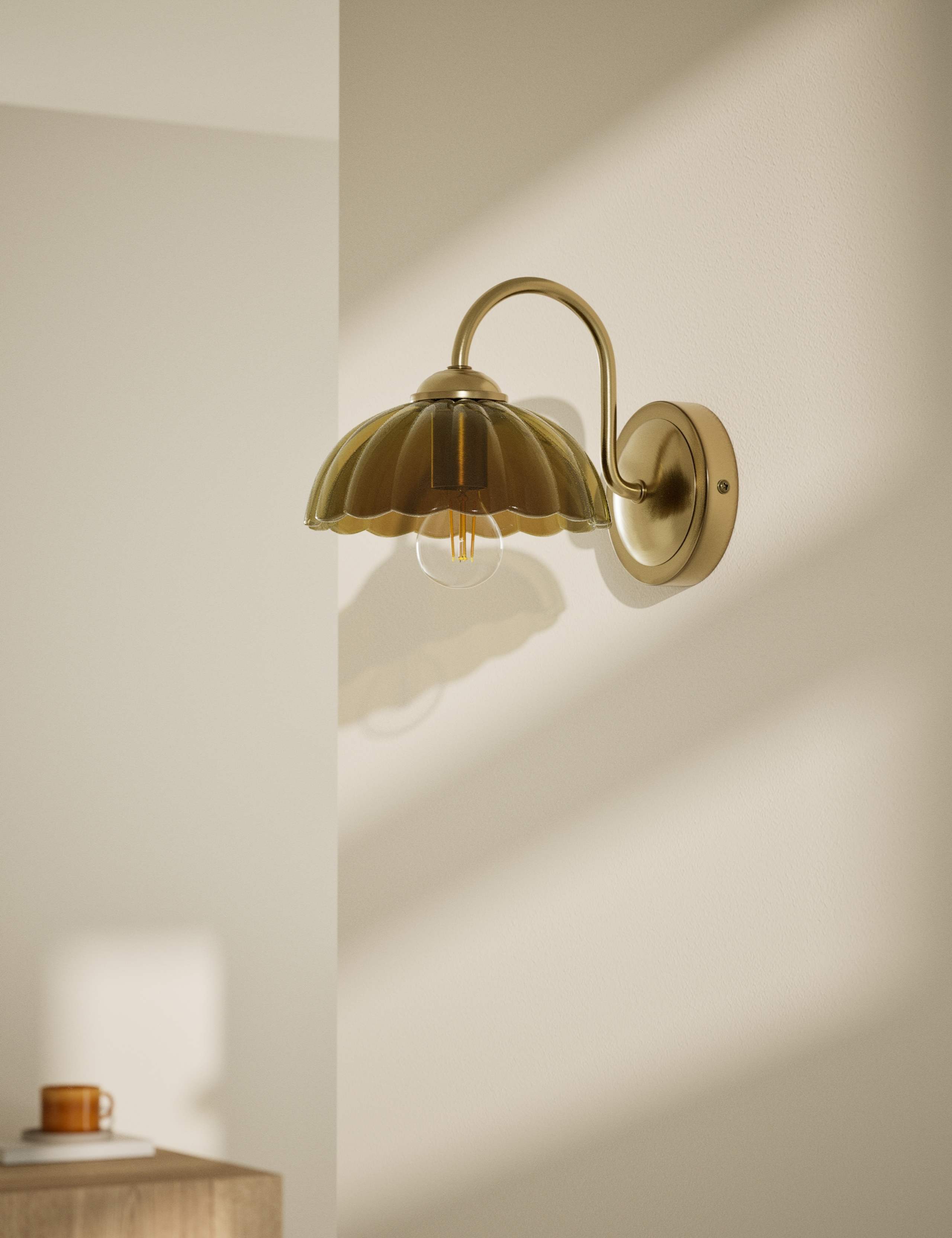 Scalloped Glass Shade Wall Light 5 of 7